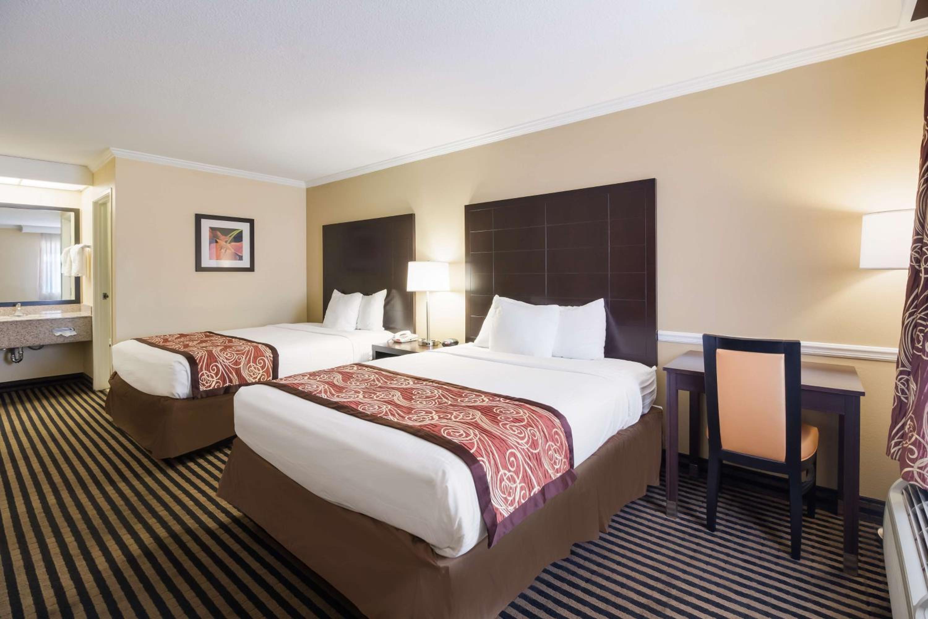 Double Room with Two Double Beds - Non-Smoking