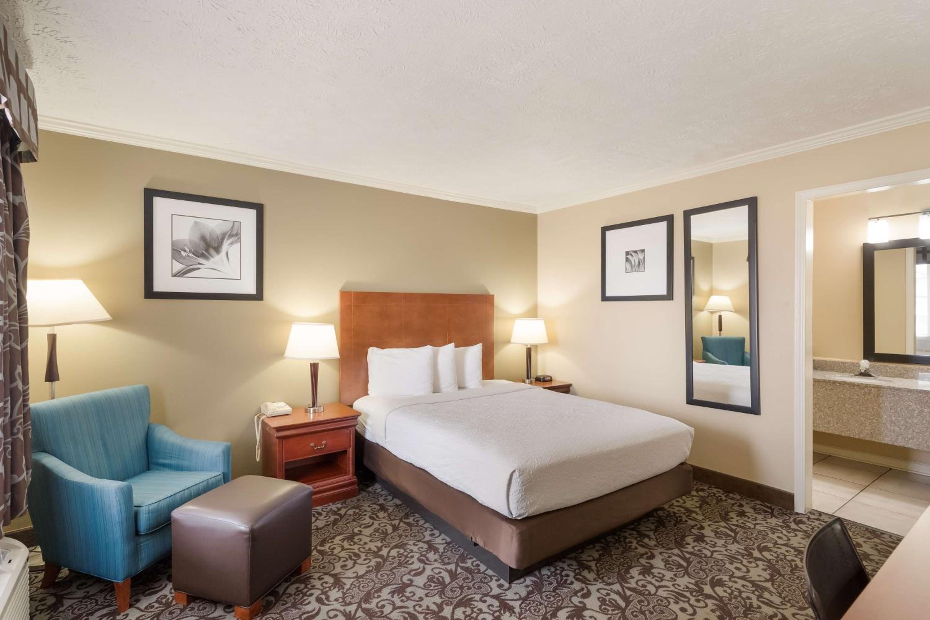 Queen Room - Photo 1
