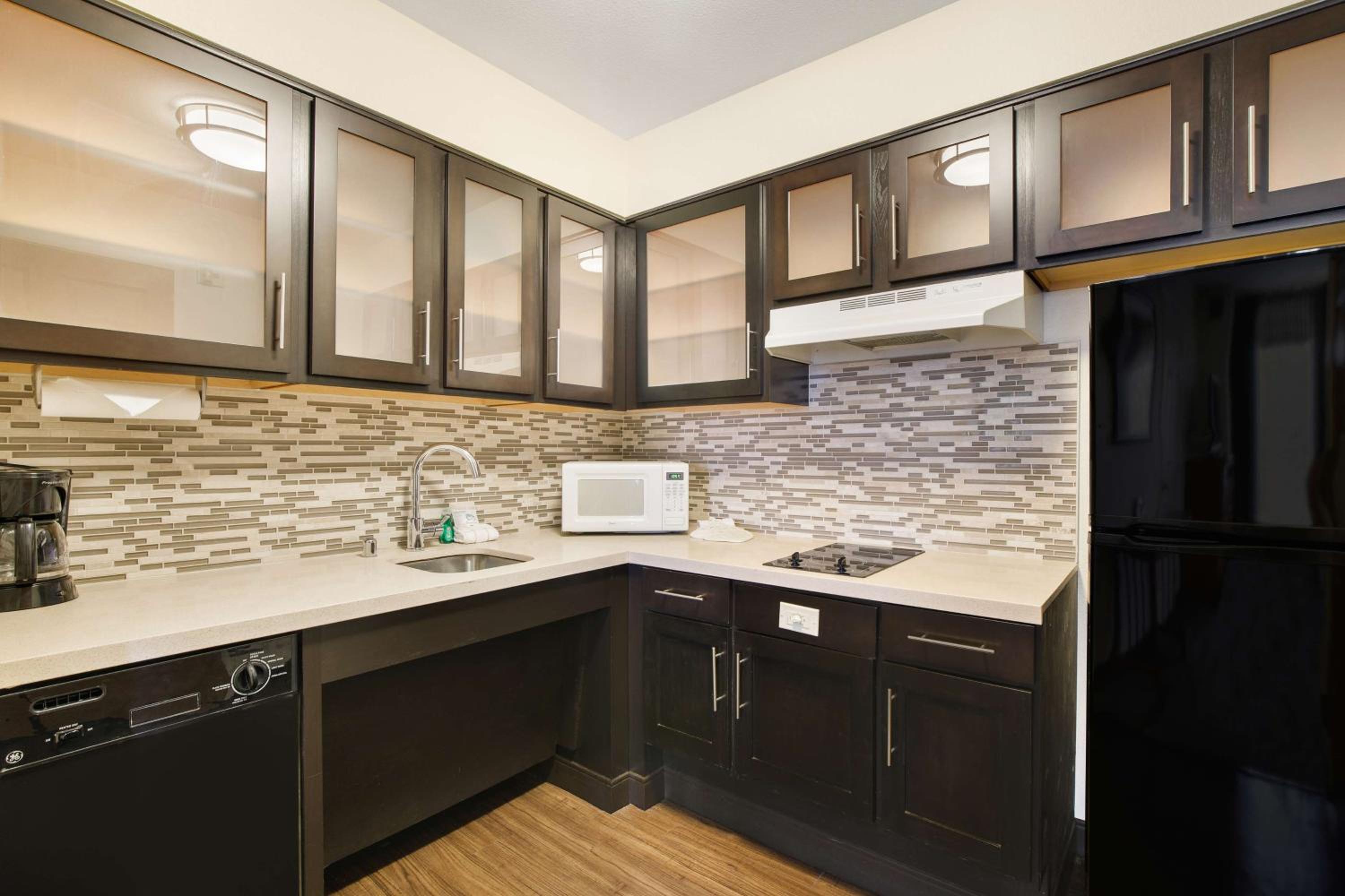 One-Bedroom King Suite - Photo 3