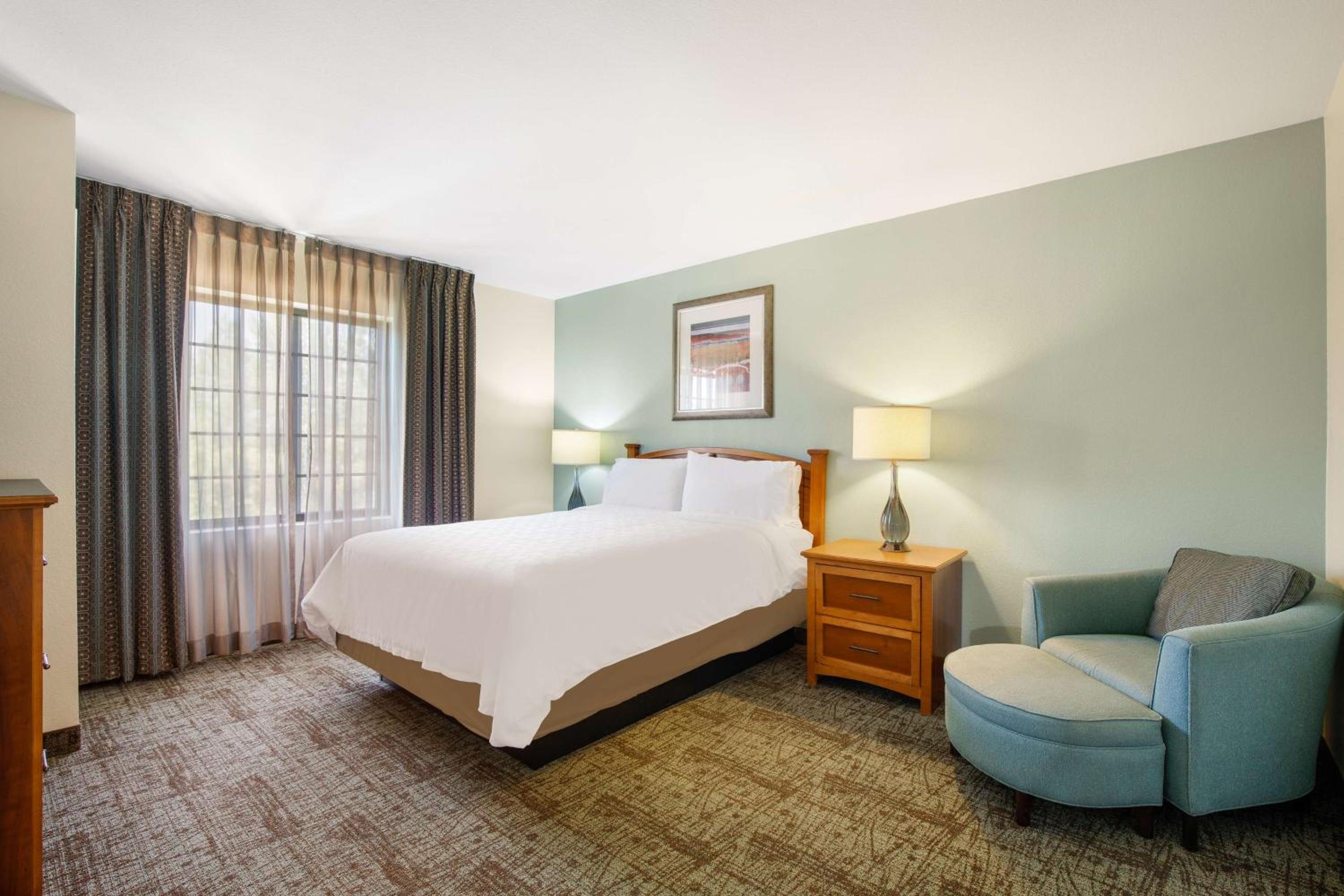 One-Bedroom King Suite - Photo 2