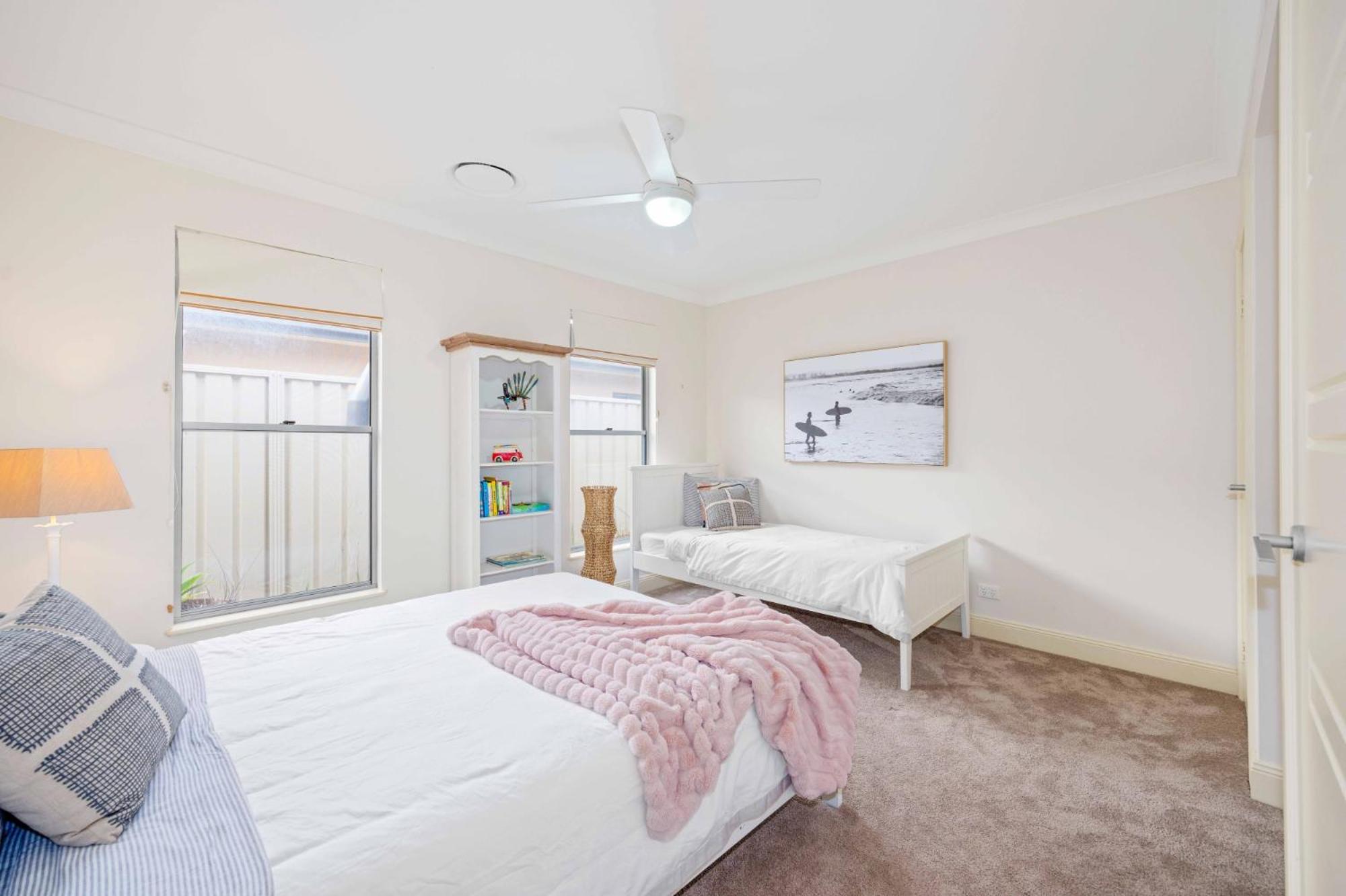 Four-Bedroom House photo 3