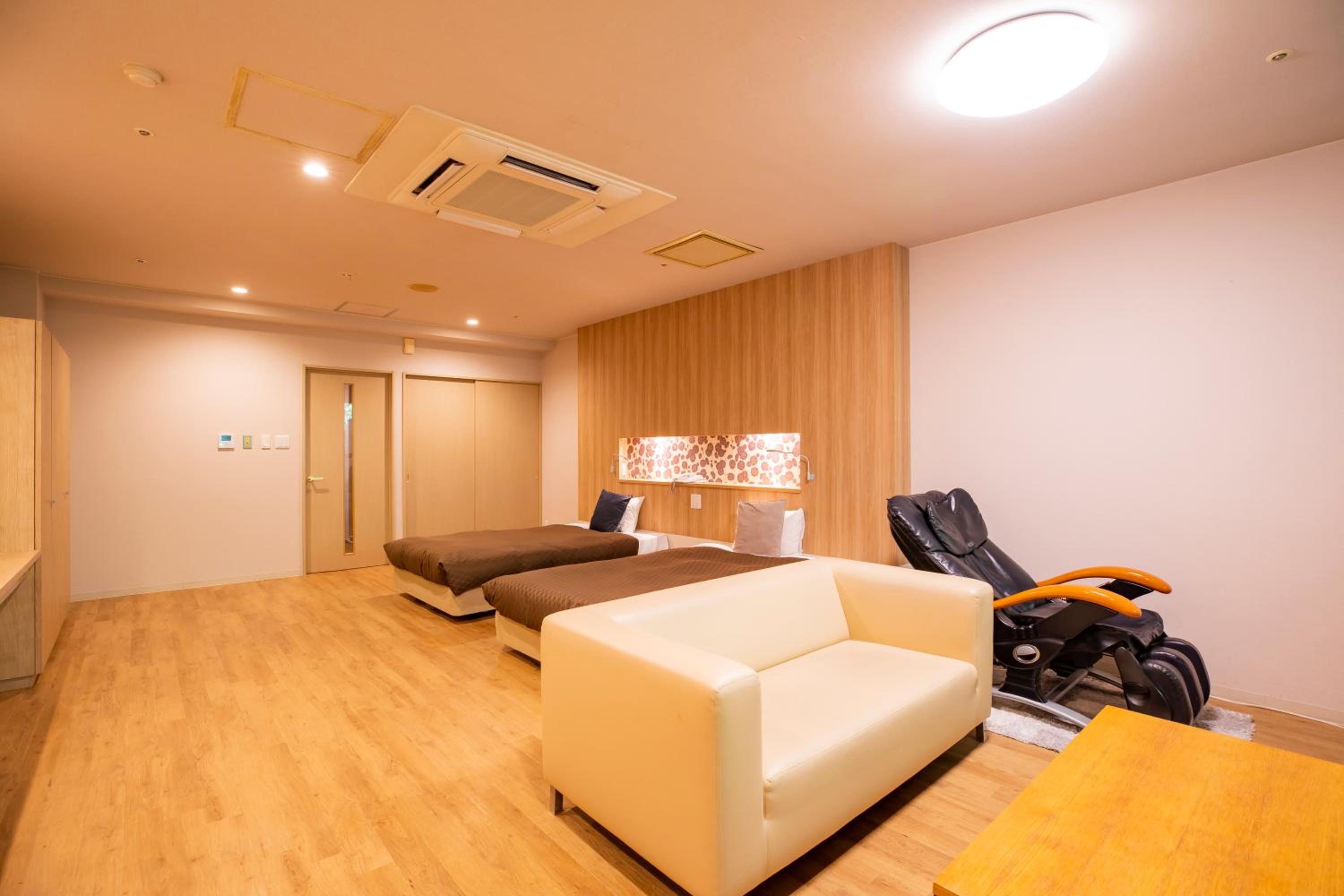Western Room with Open Air Bath - Non-Smoking photo 3