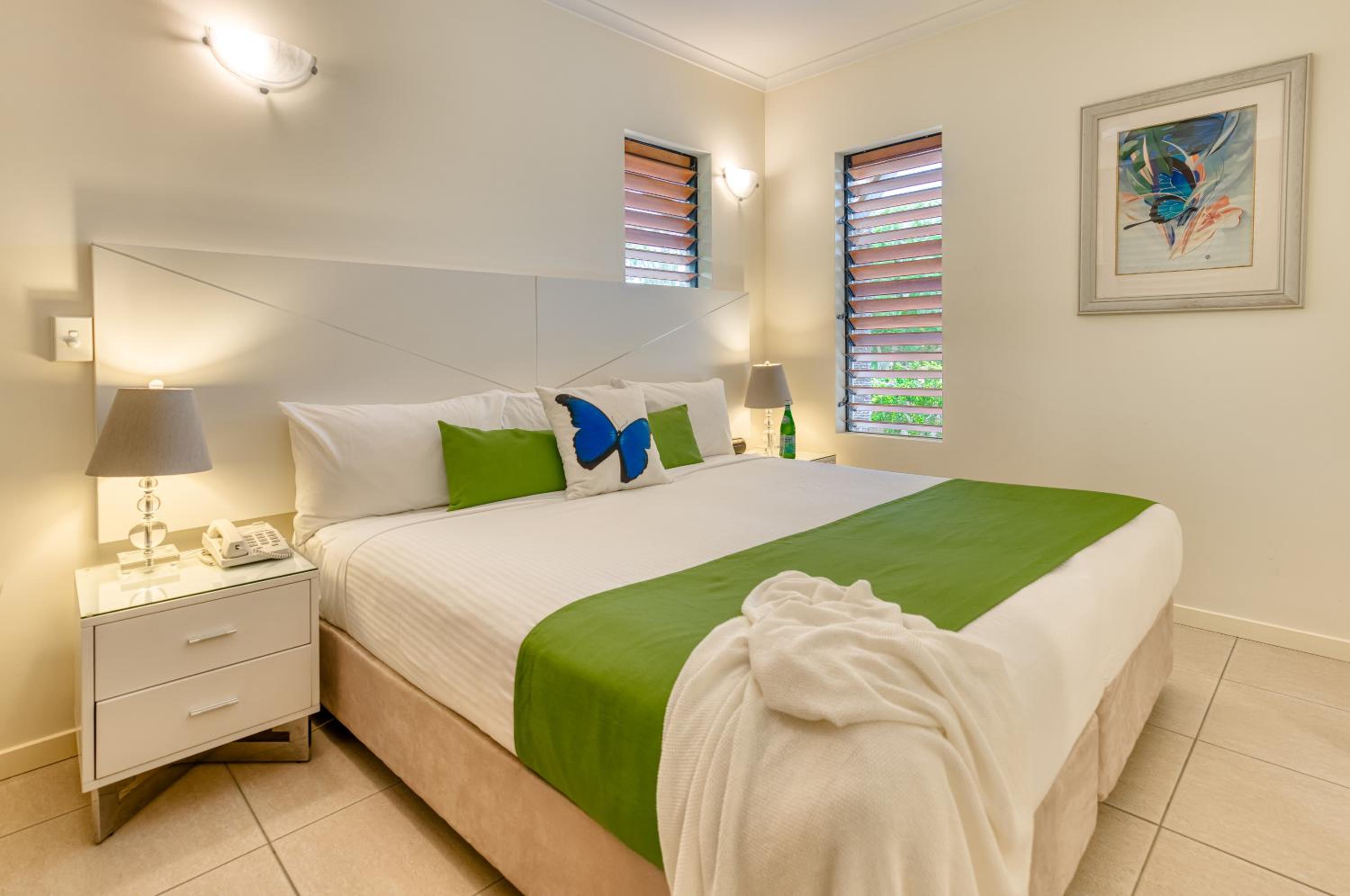 One-Bedroom Apartment with Garden View