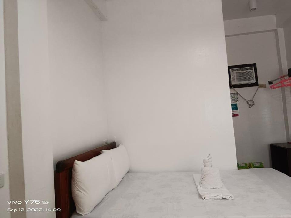 Standard Queen Room - Photo 3