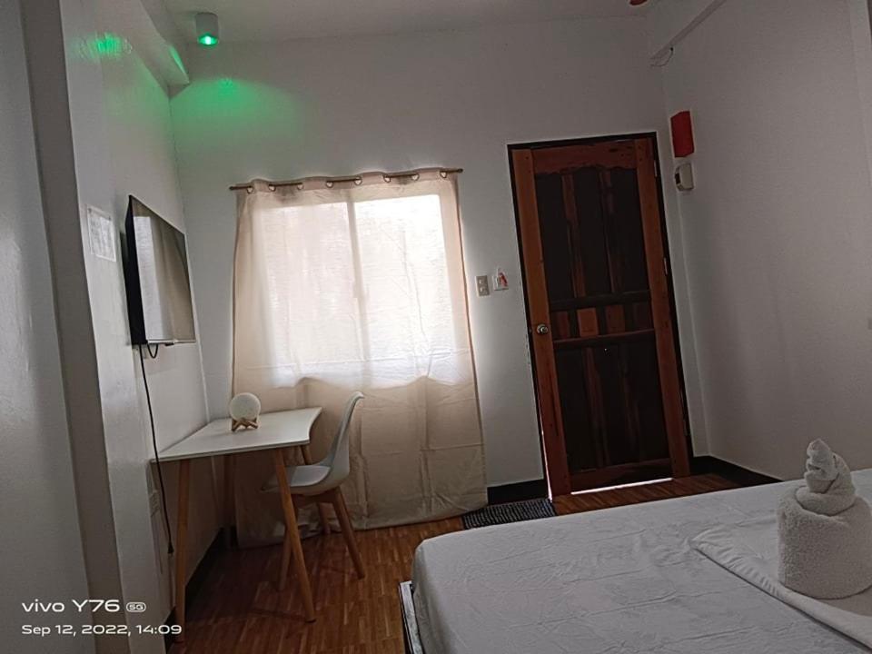 Standard Queen Room - Photo 4