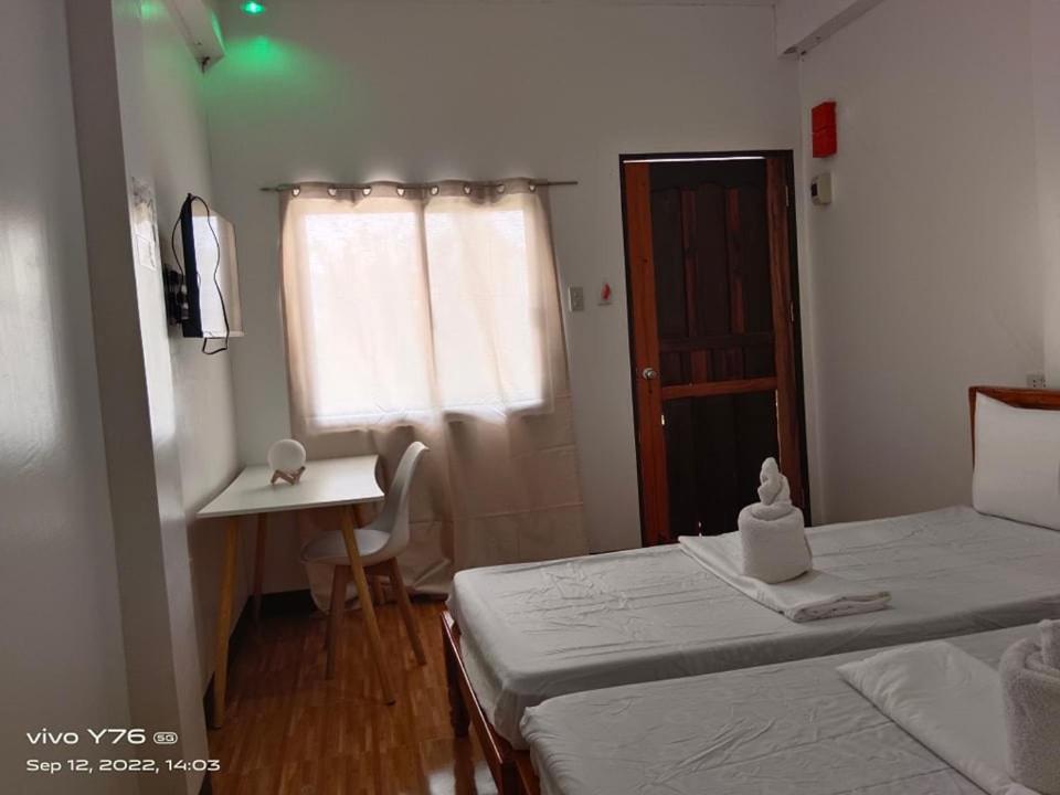 Standard Double or Twin Room - Photo 5