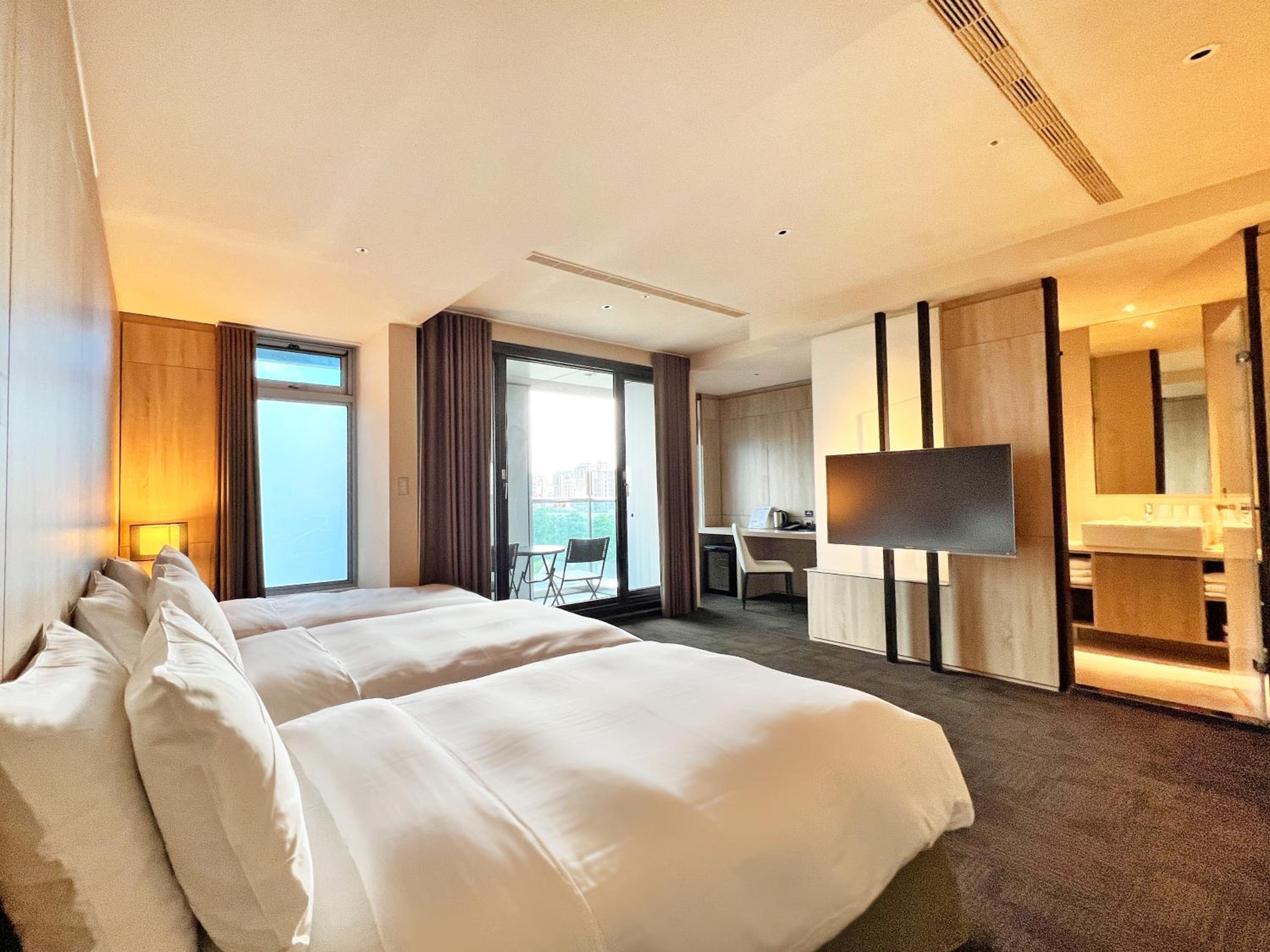 Triple Room With City View