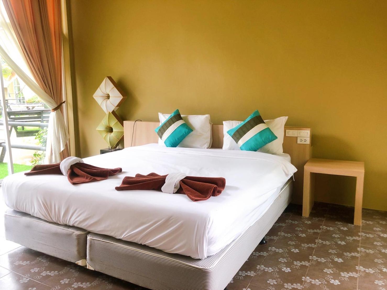 Standard Double or Twin Room with Balcony - Photo 18