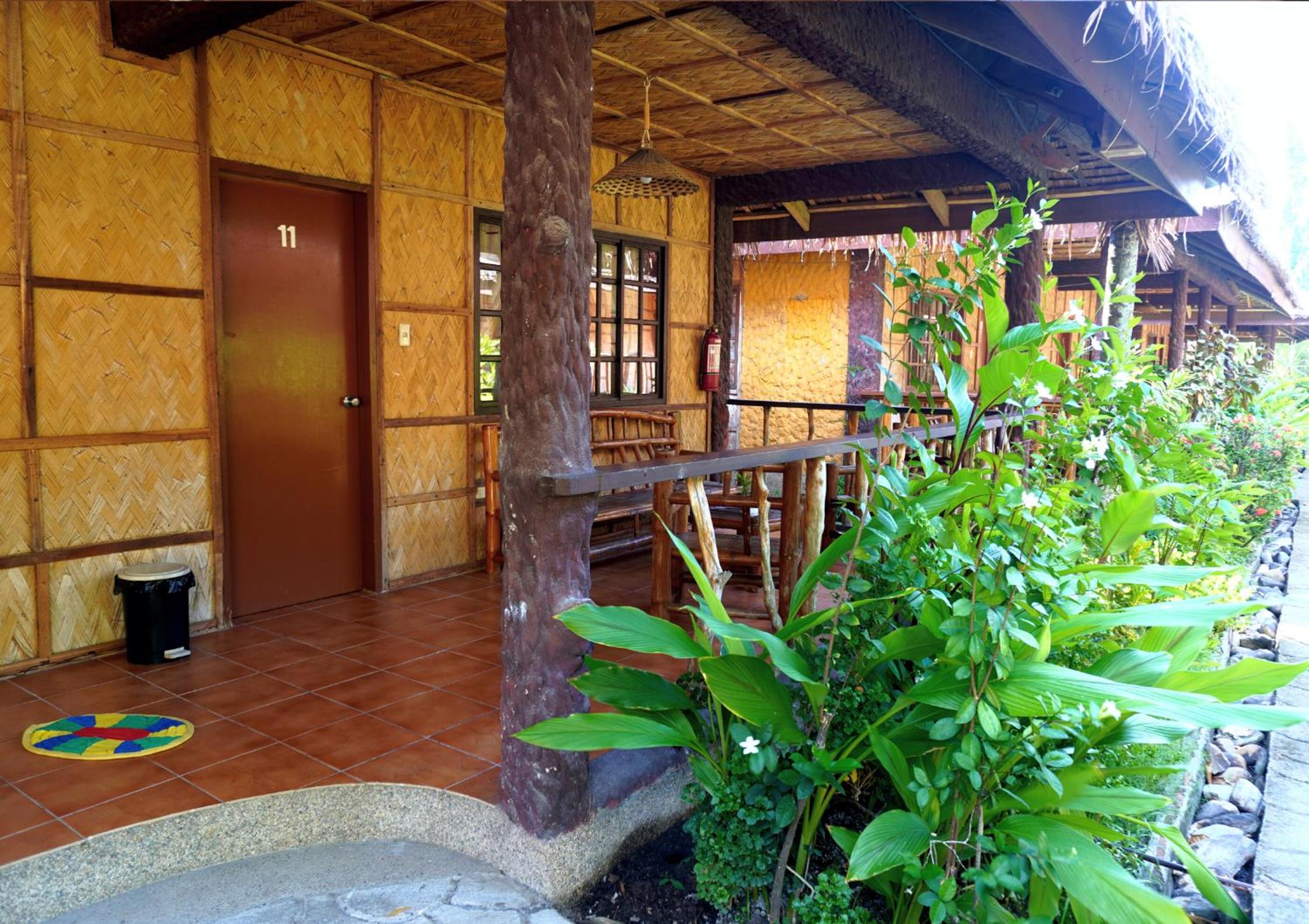Superior Bungalow - Photo 7