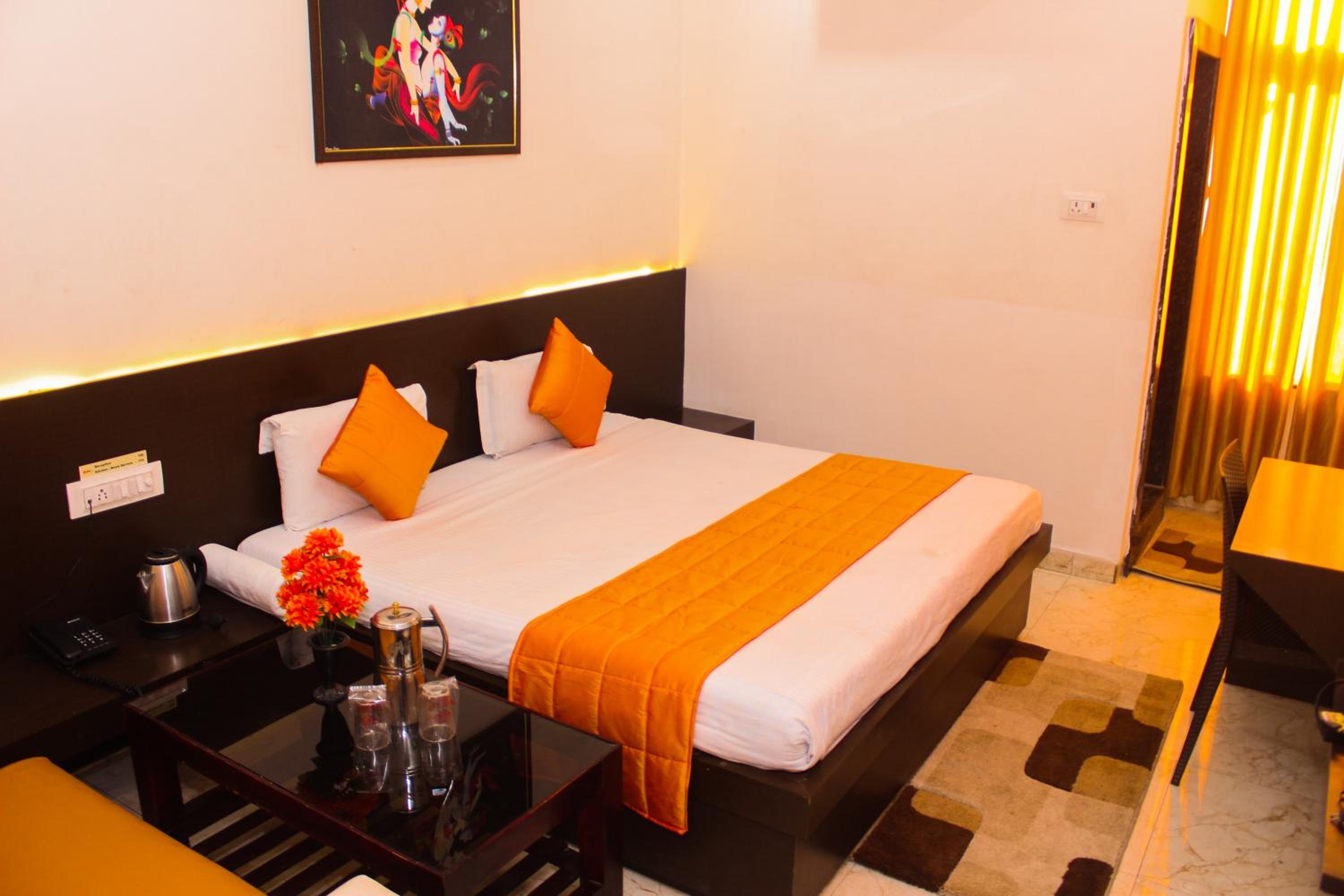 Deluxe Double Room - Photo 18