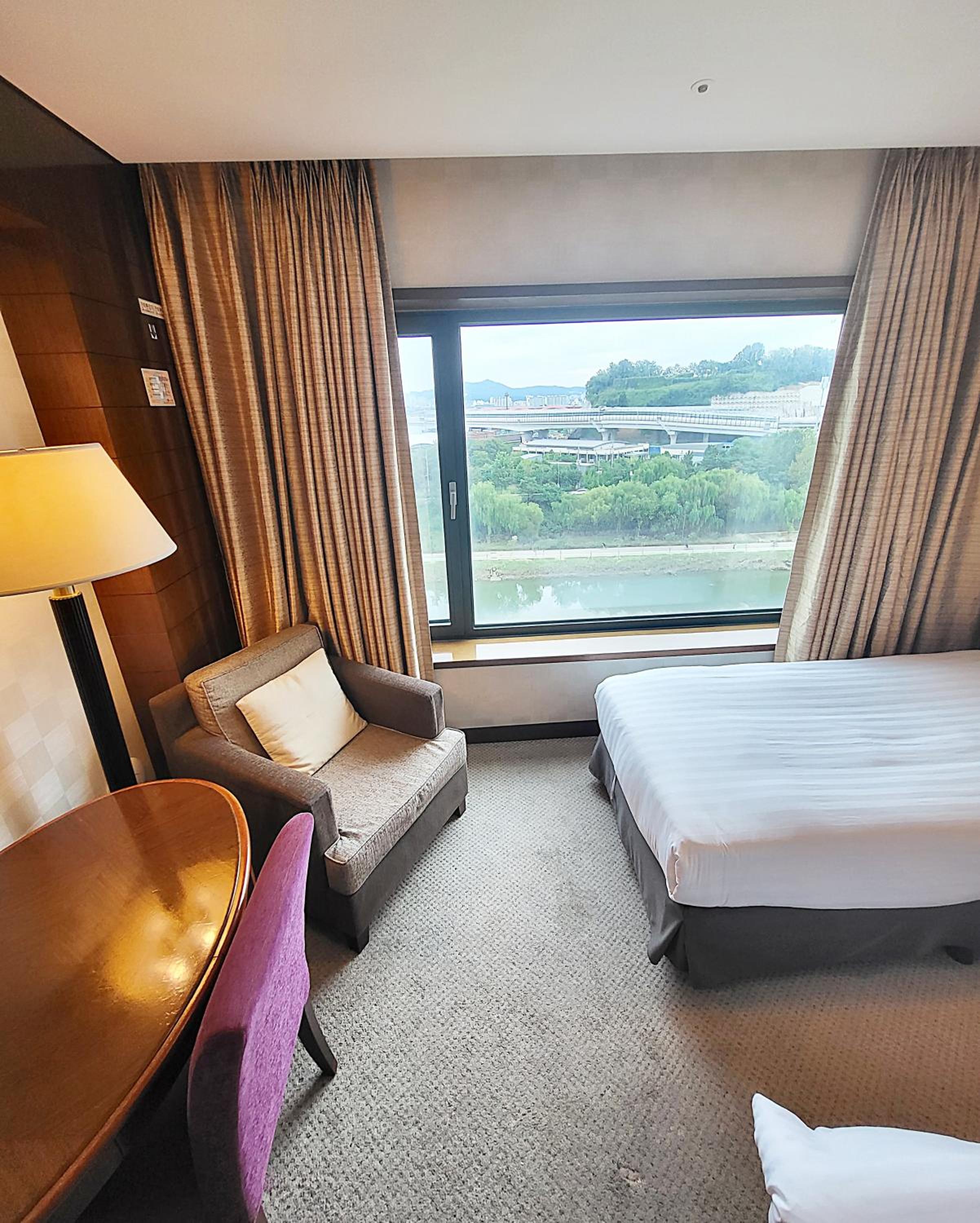 Deluxe Twin Room - Photo 2