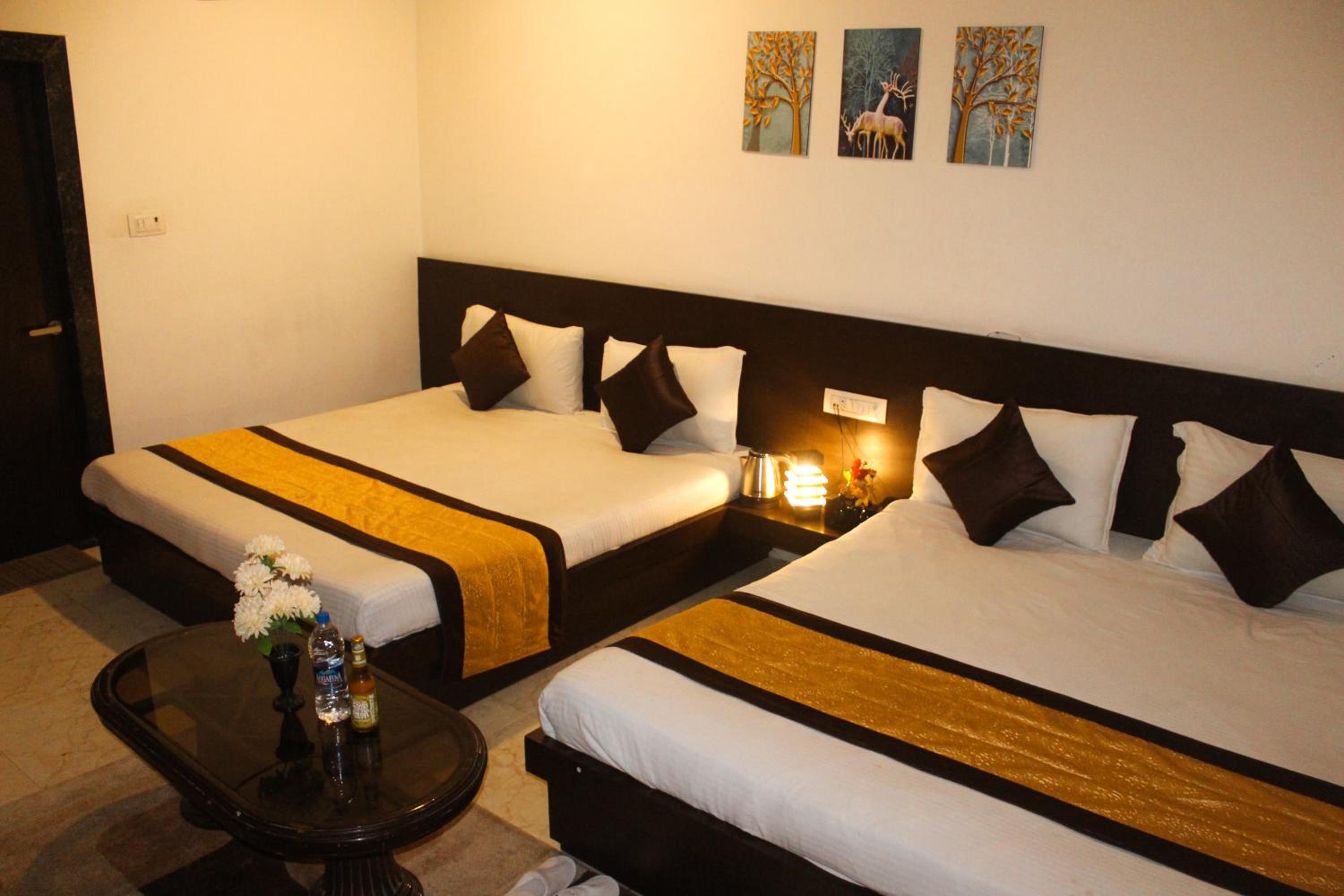 Superior Quadruple Room - Photo 13