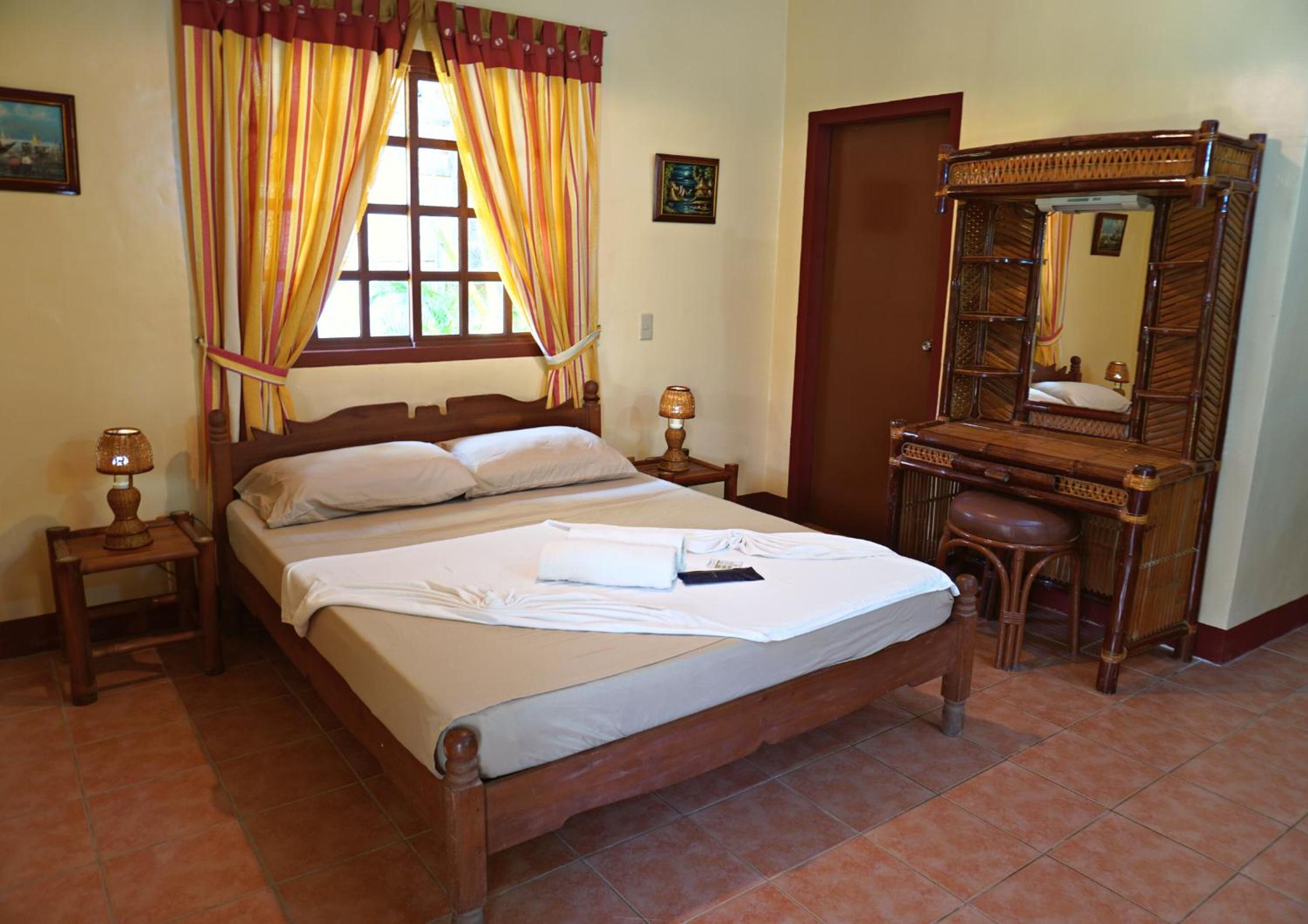 Deluxe Bungalow with Garden View - Photo 1
