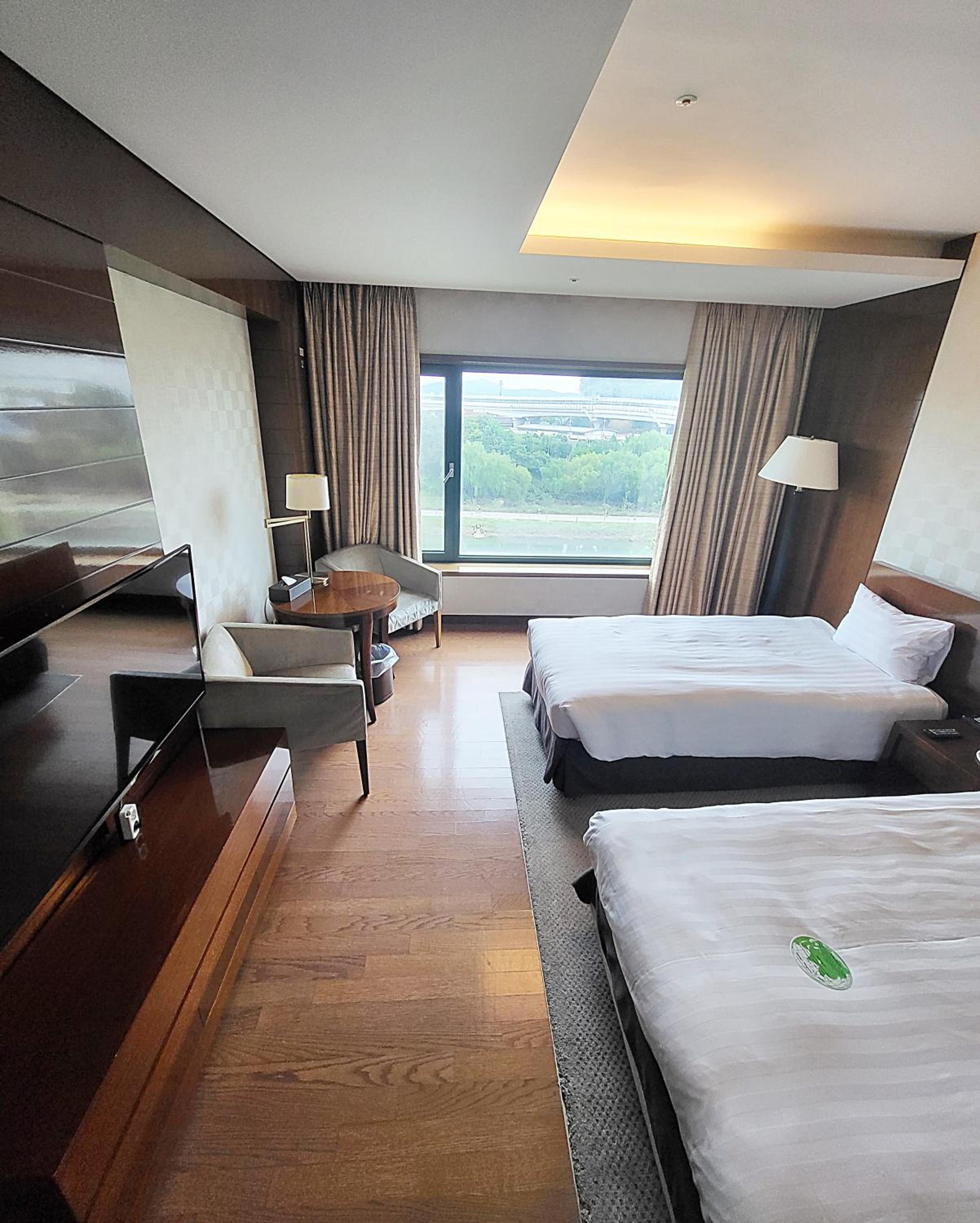 Standard Twin Room - Photo 1