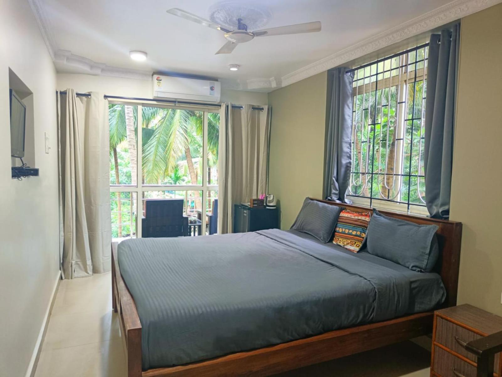 Deluxe Double Room with Balcony - Photo 1
