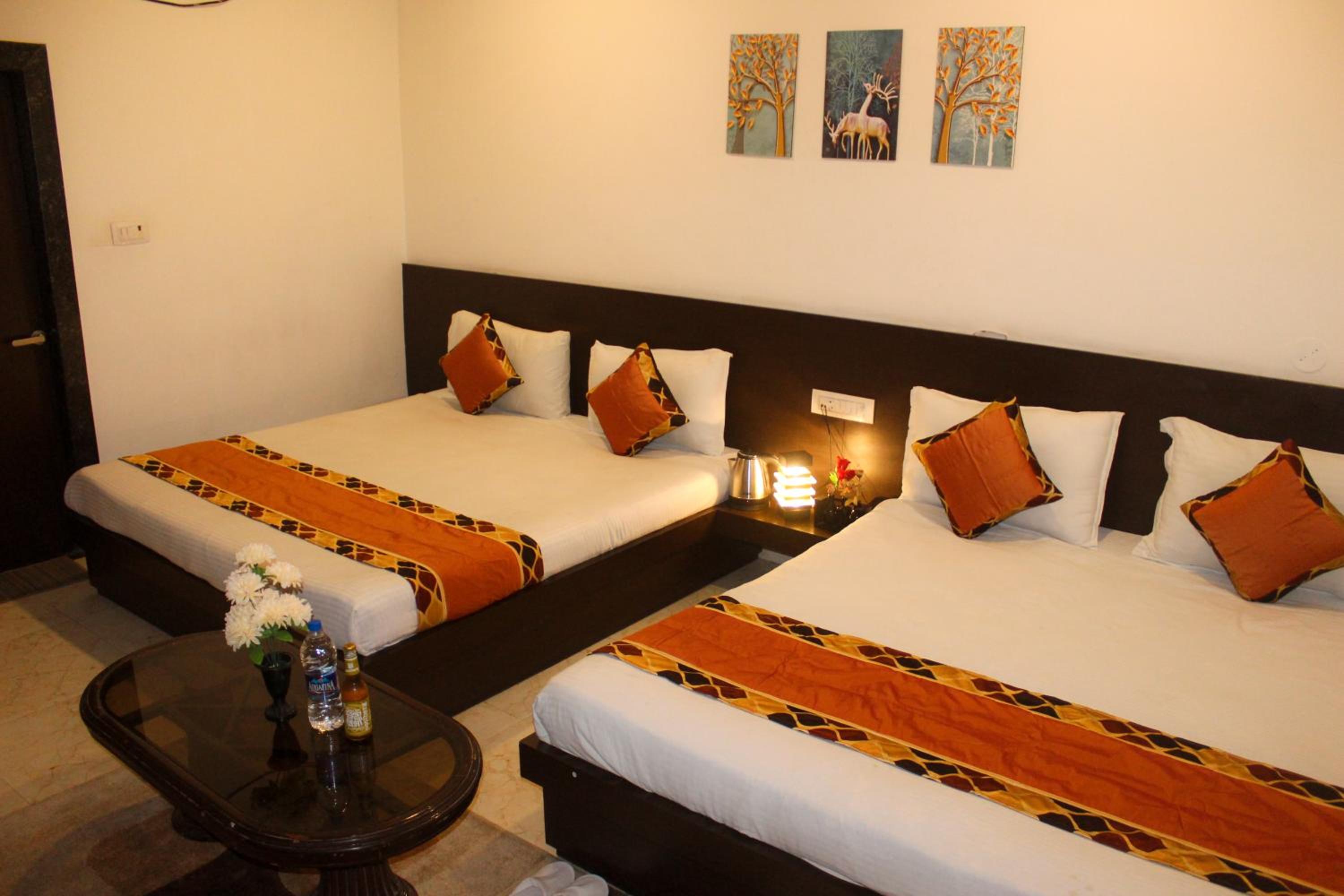 Superior Quadruple Room - Photo 11