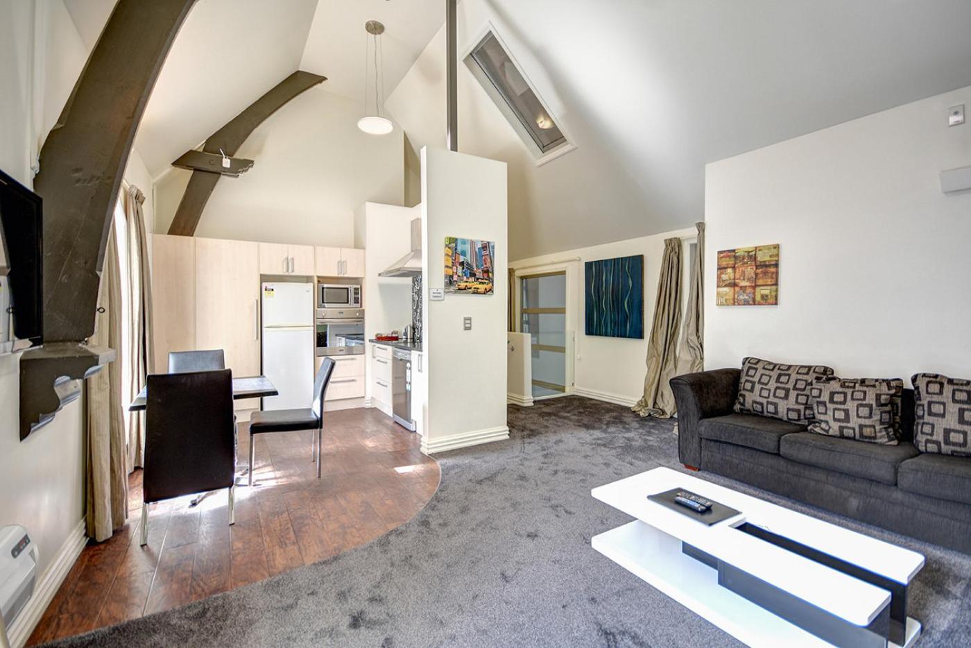 2 Bedroom Inner City Apartment - Photo 17