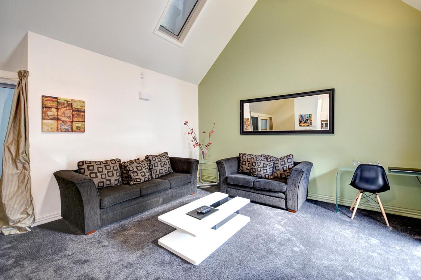 2 Bedroom Inner City Apartment - Photo 9