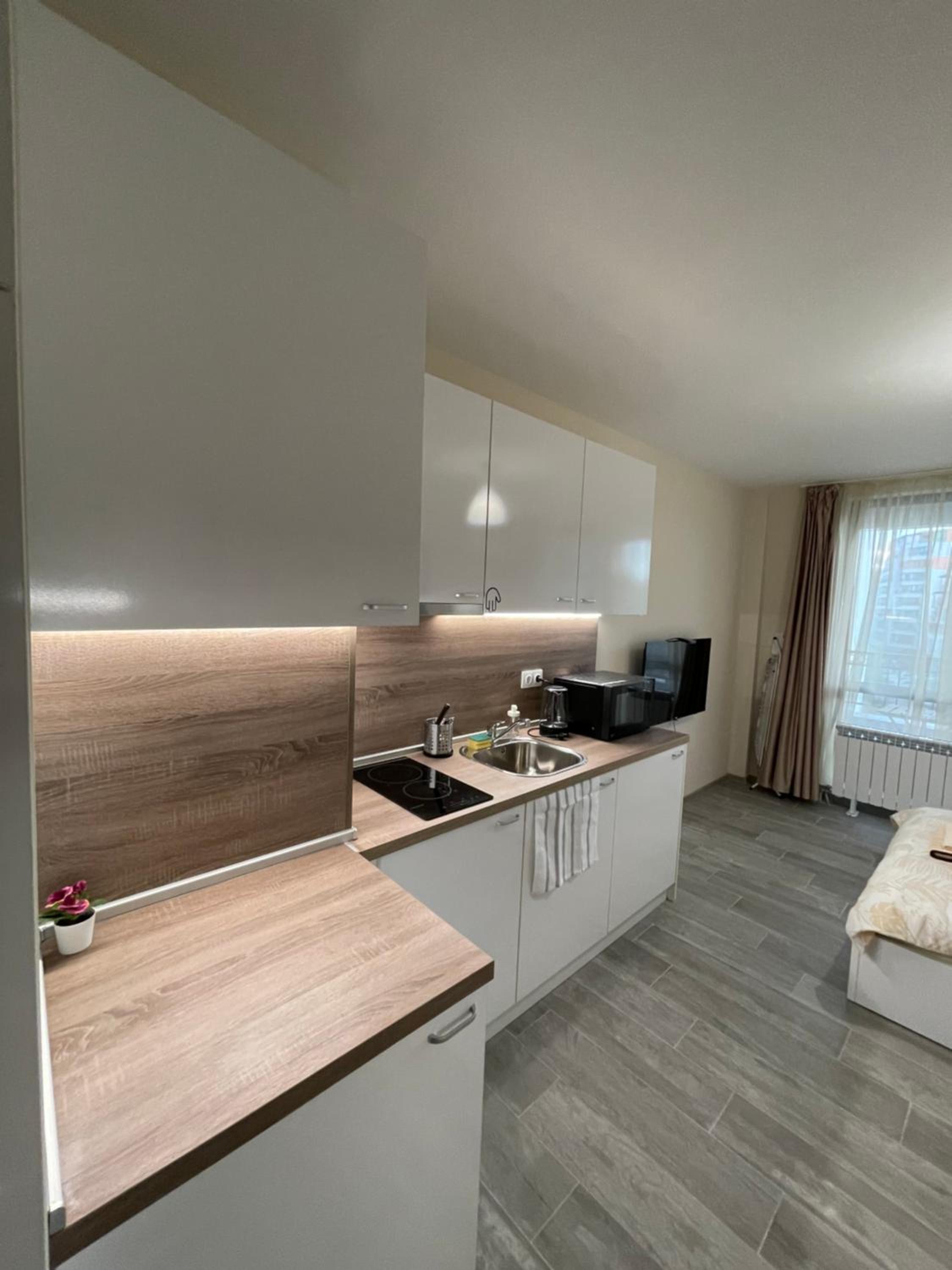 Studio with Balcony - Photo 6