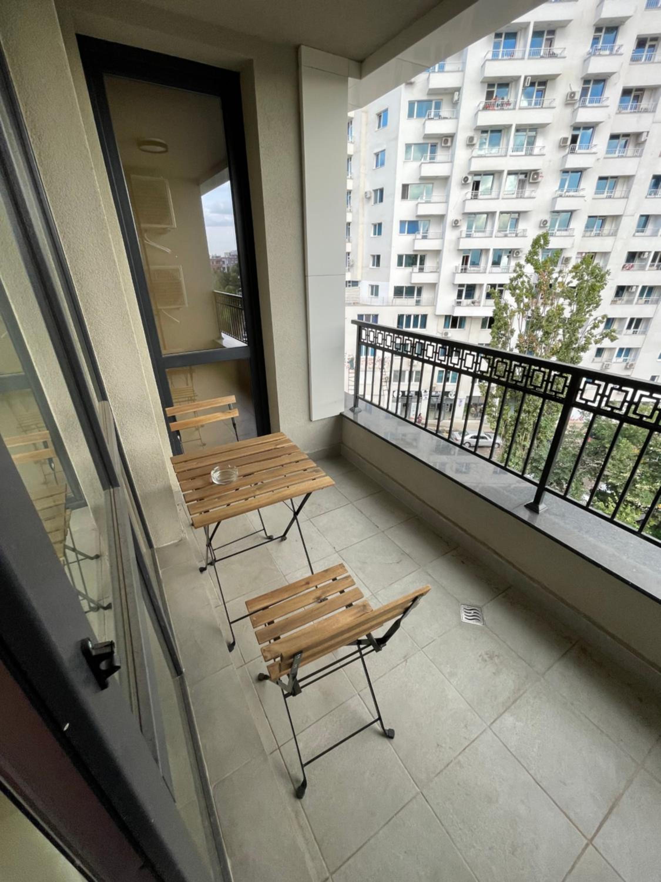 Studio with Balcony - Photo 4
