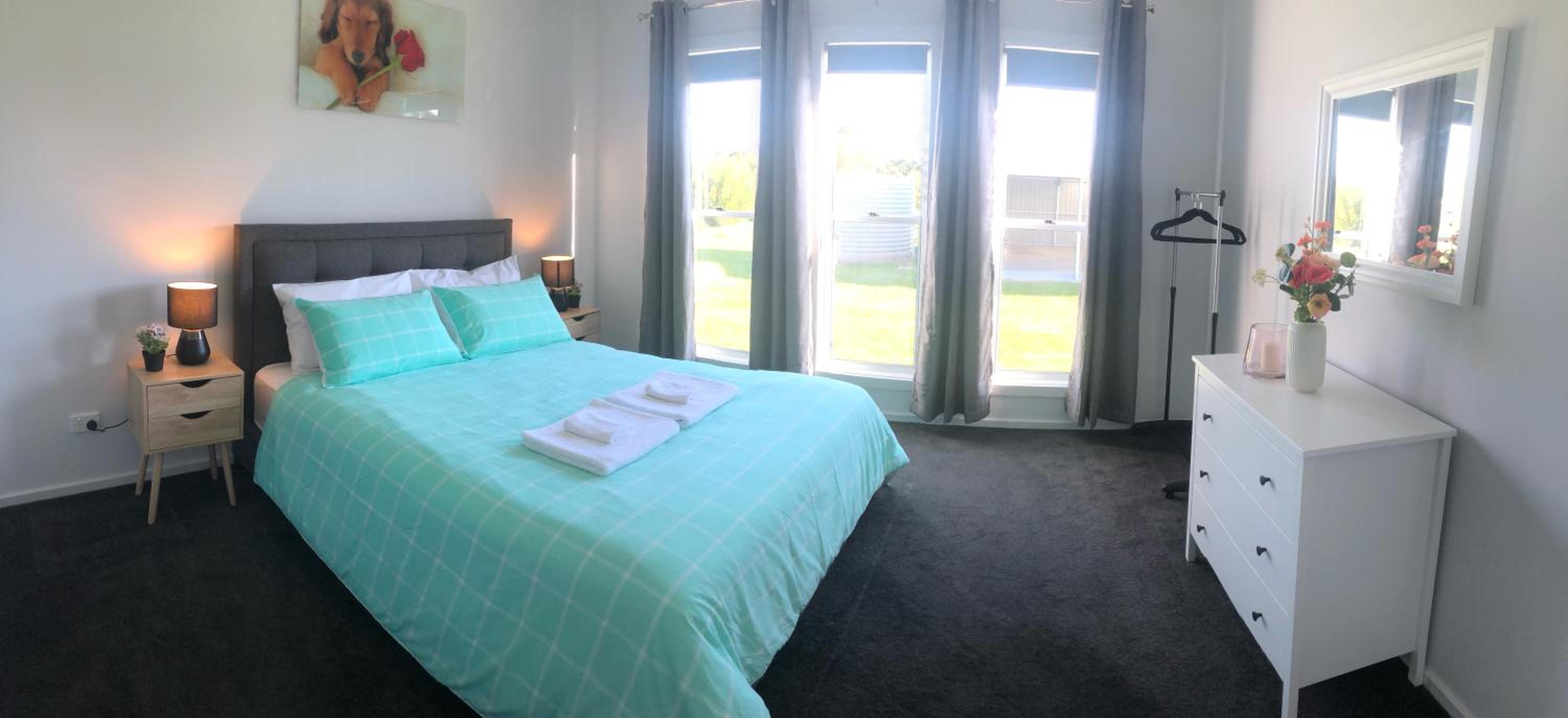 Four-Bedroom House photo 3
