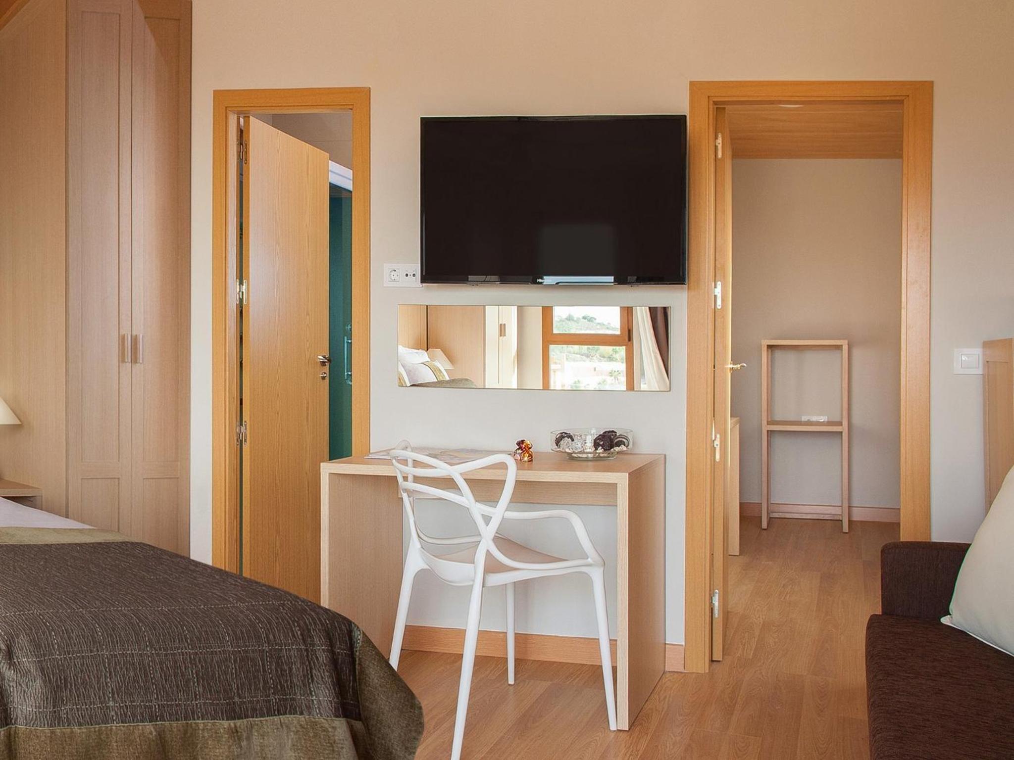 Bungalow de tres habitaciones (2 adultos + 4 niños) con acceso a Terra Natura Park