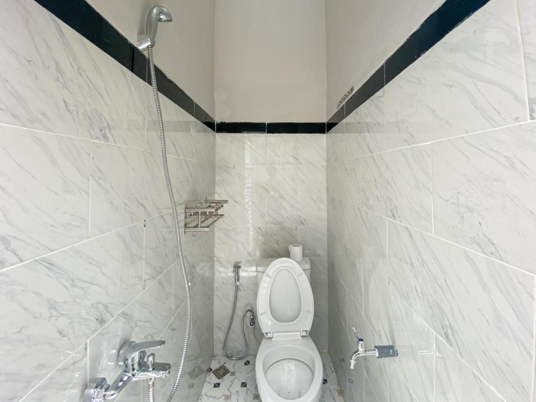 Standard Twin Room - Photo 7