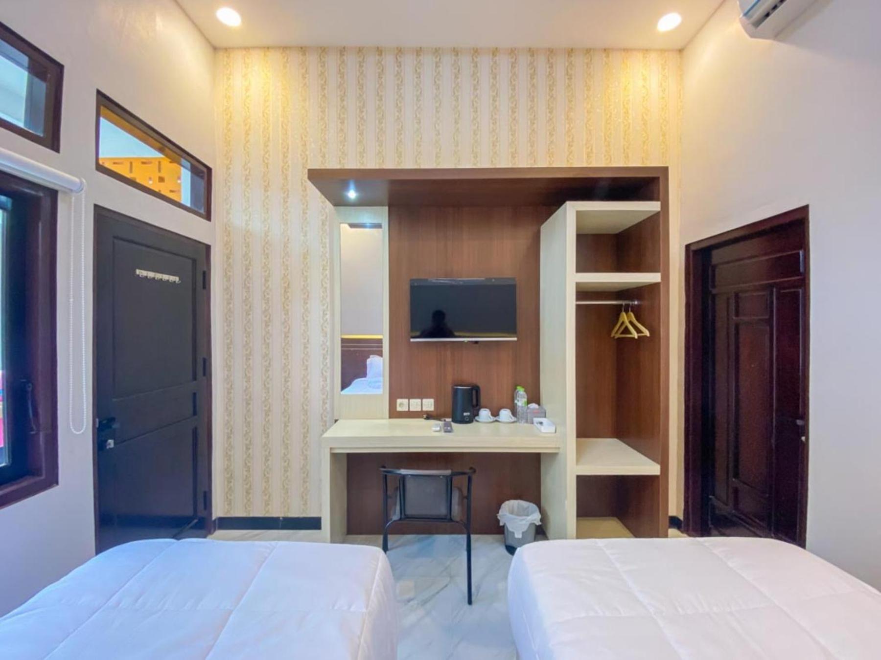 Standard Twin Room - Photo 2