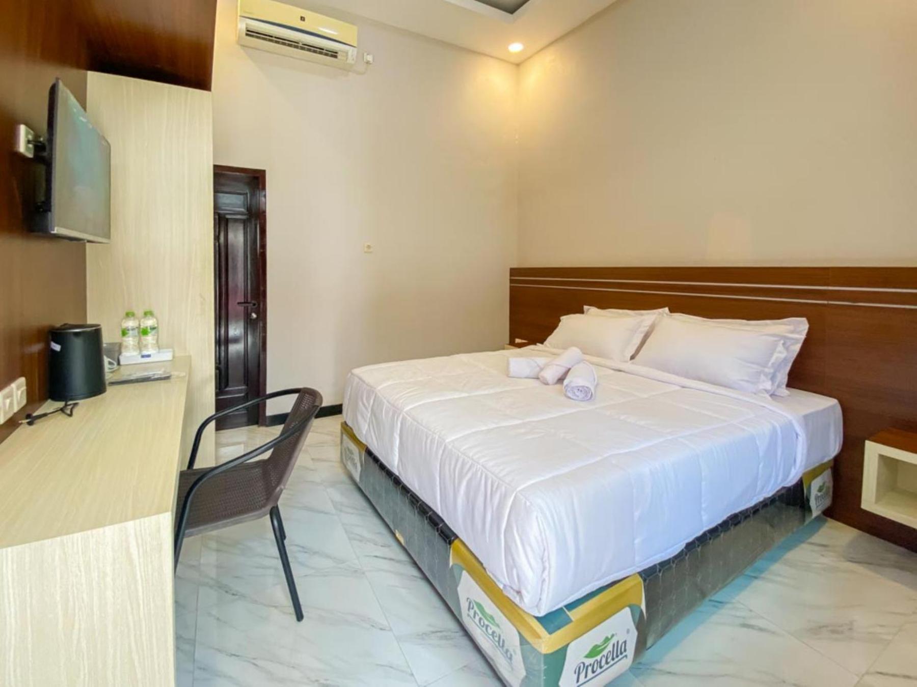 Standard Double Room - Photo 5