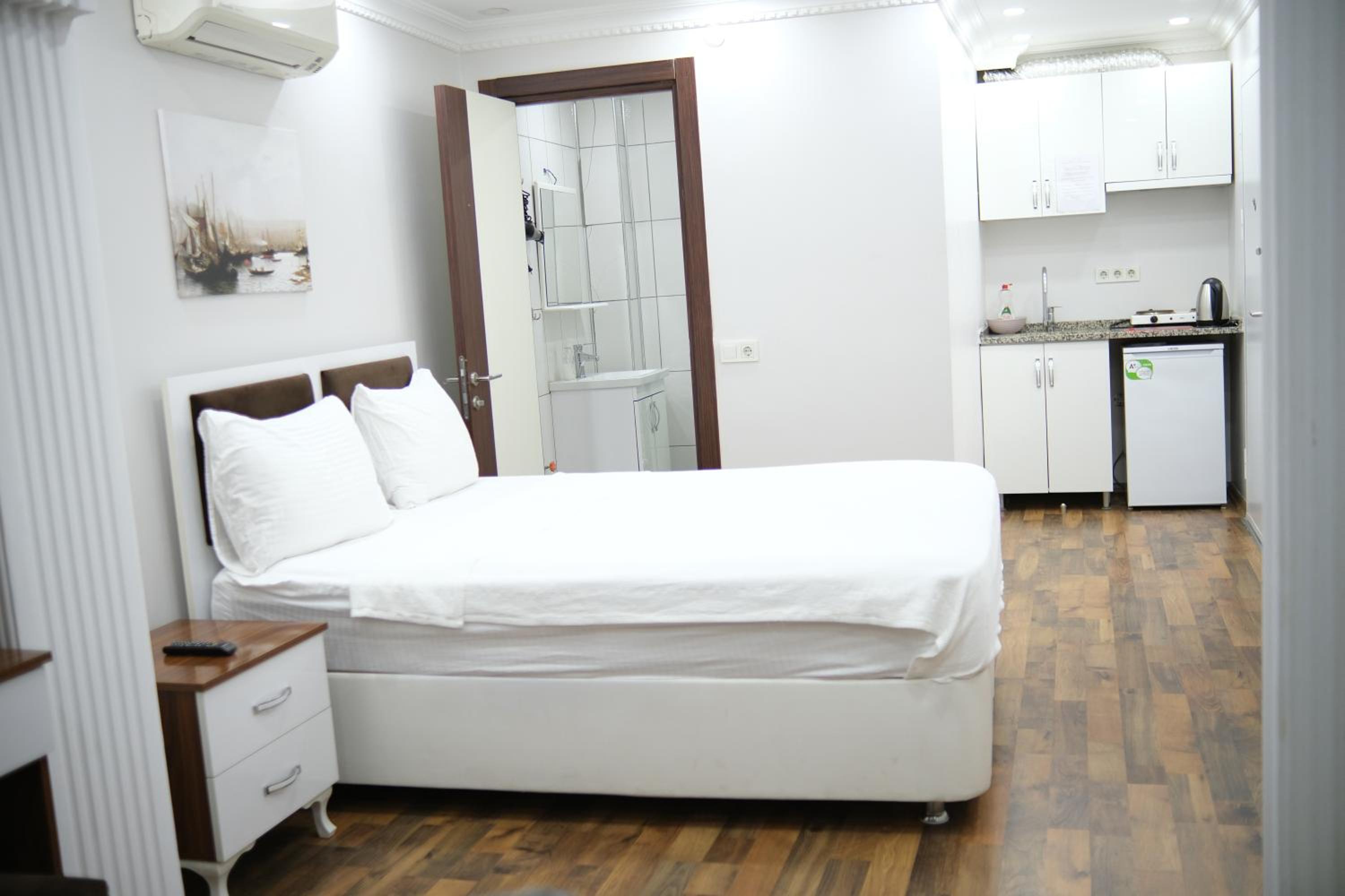 Deluxe Double Room photo 3