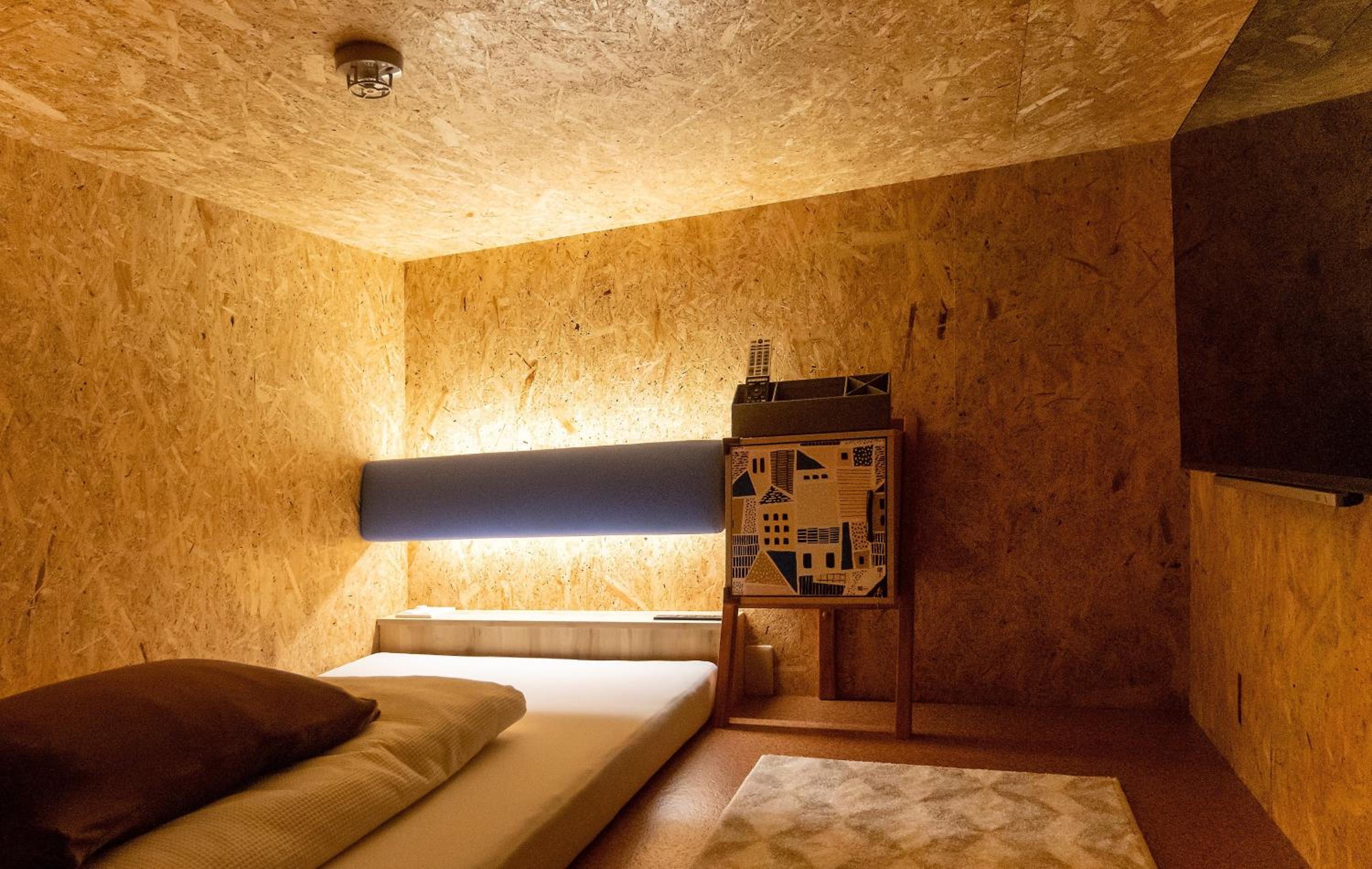 Standard Capsule Room for Male E - Upper Floor photo 1