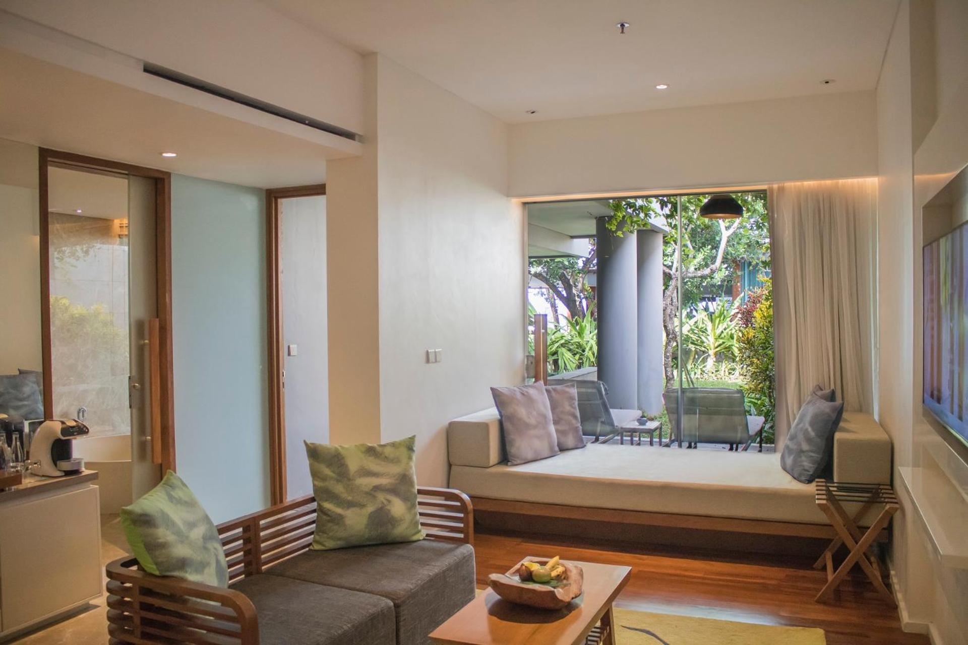 Heavenly Pool Suite With King Bed and Butler Service photo 2