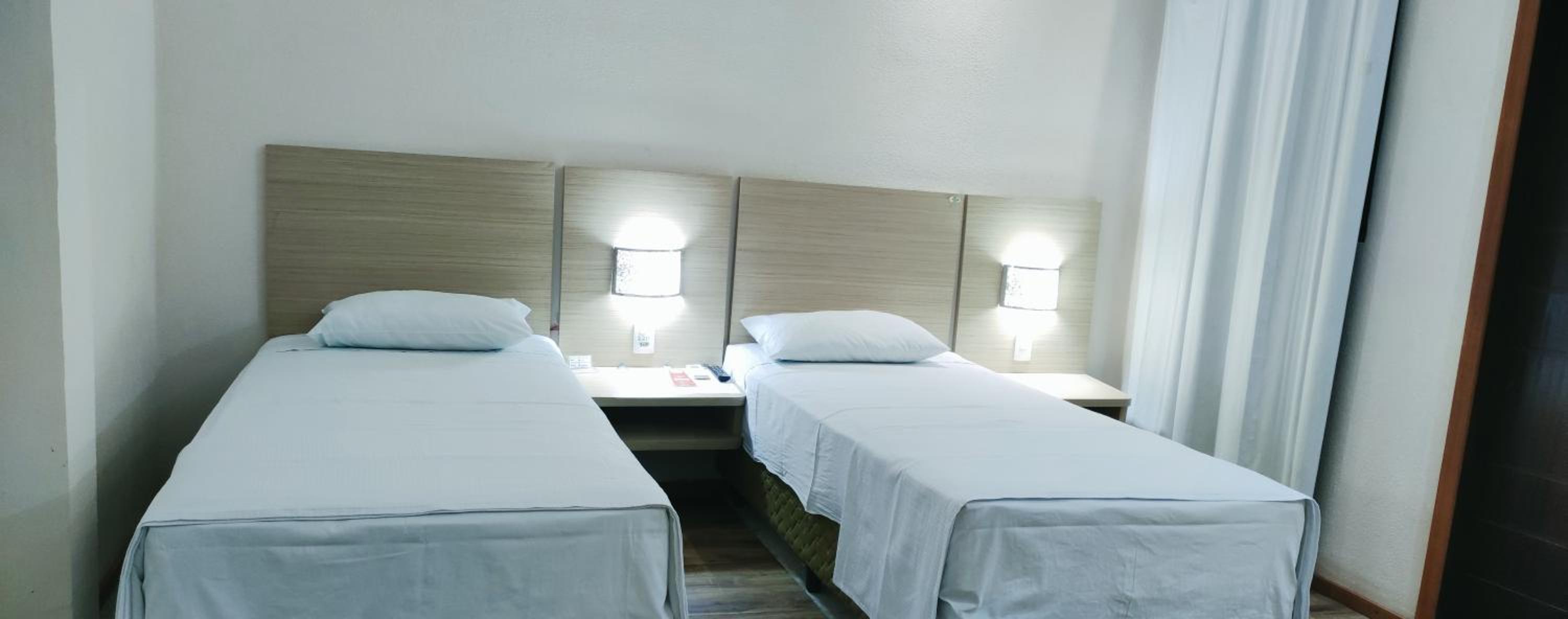 Deluxe Twin Room photo 3