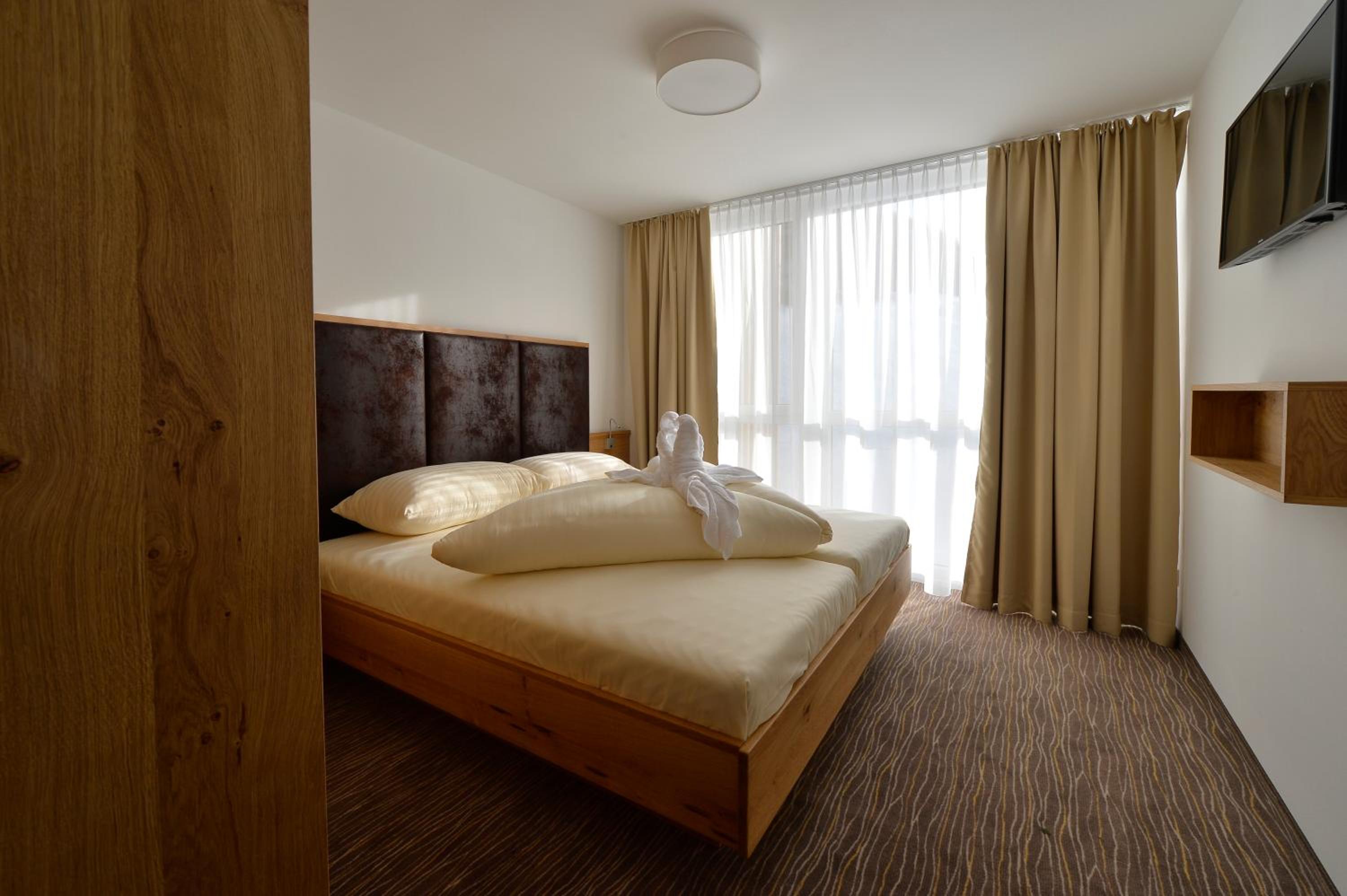 Standard Double Room - Photo 1