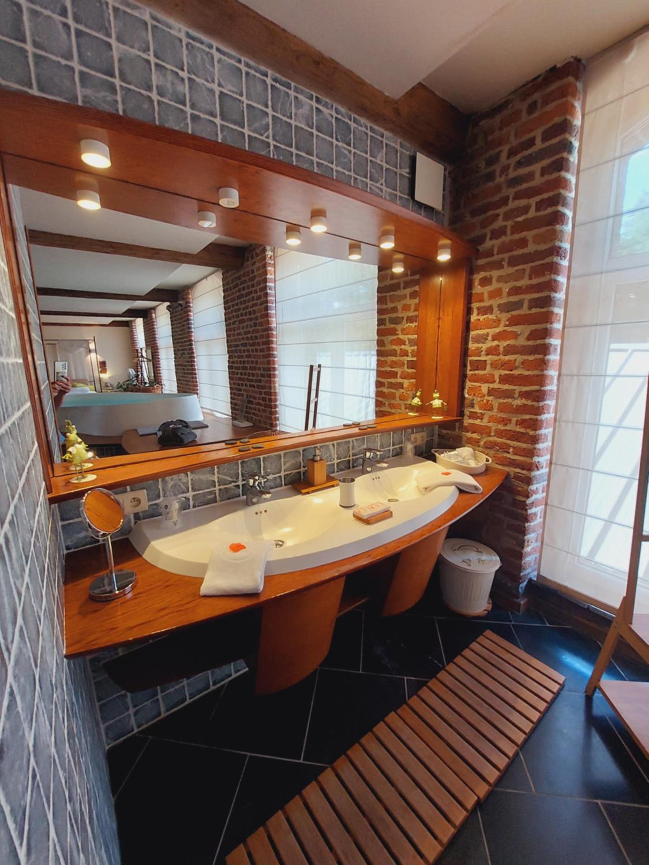 King Room with Spa Bath photo 2