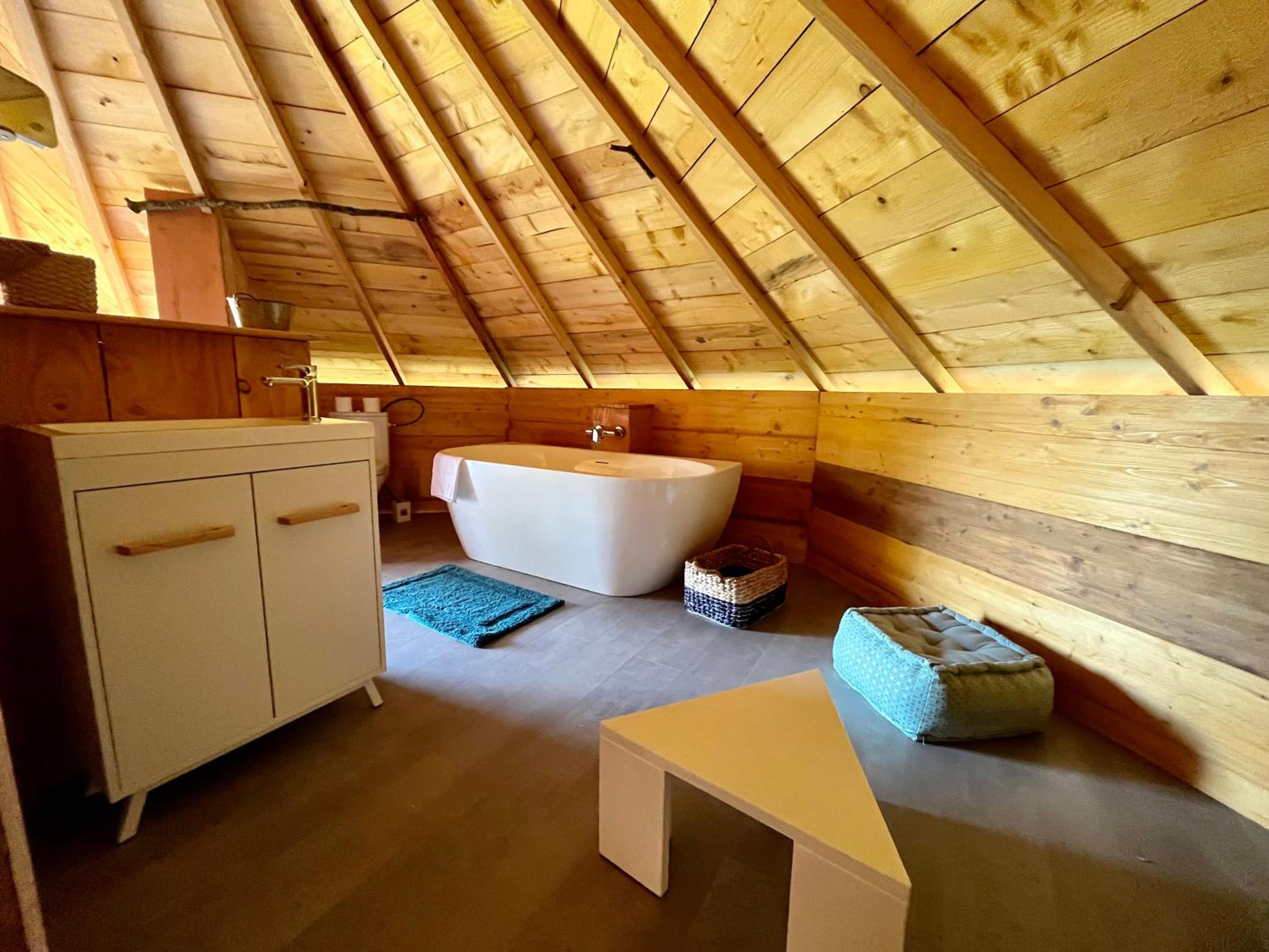 Family Room - Photo 2