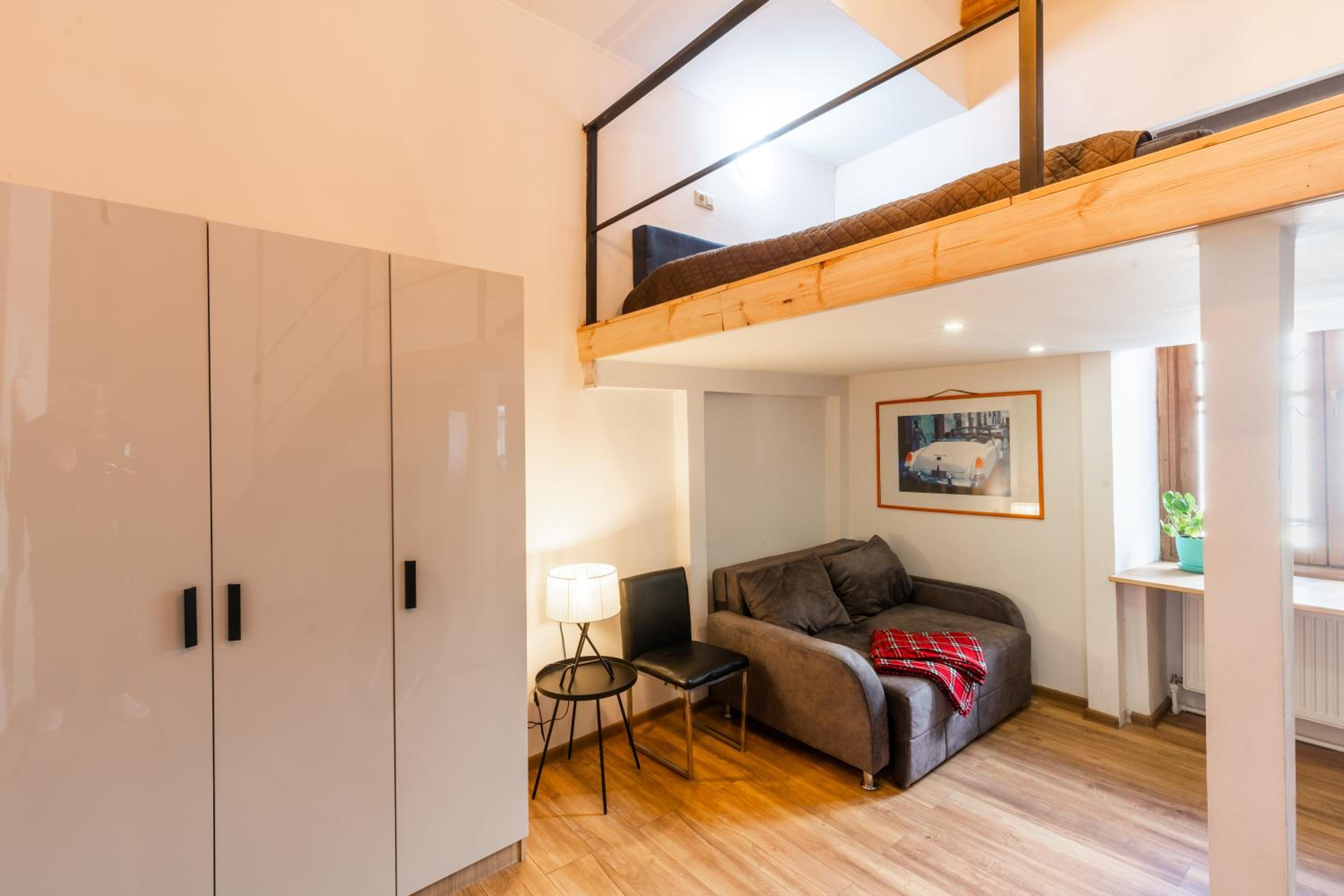 One-Bedroom Apartment - Photo 27