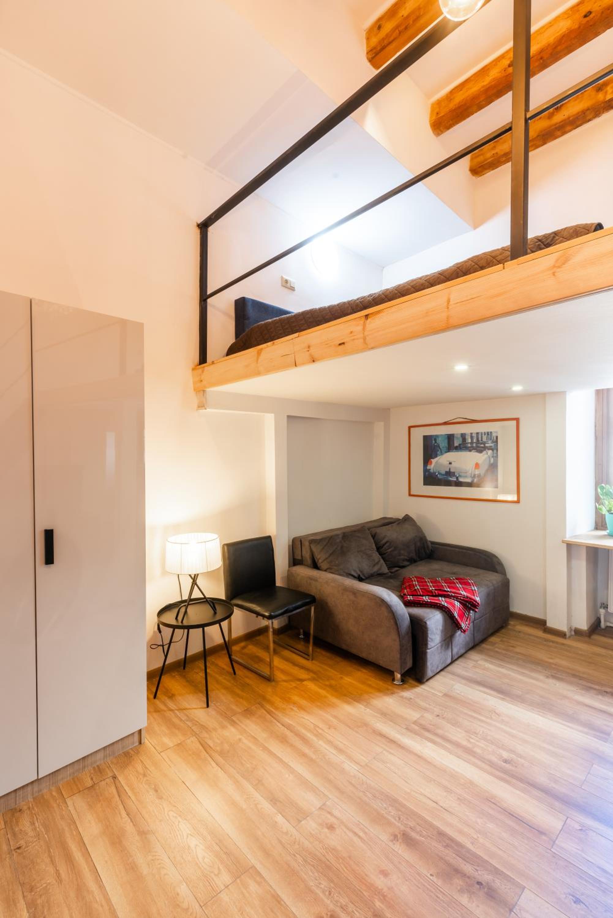 One-Bedroom Apartment - Photo 10