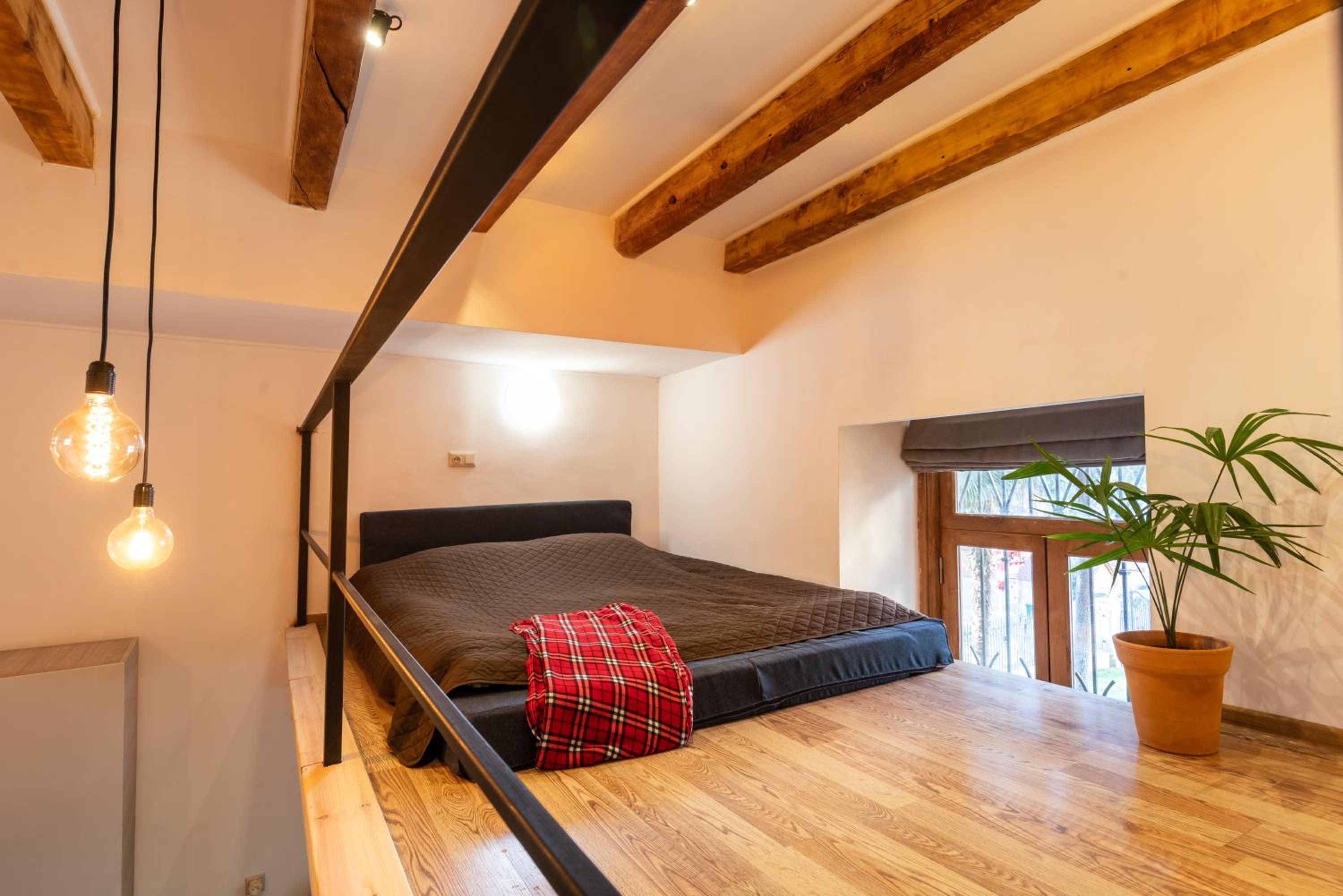 One-Bedroom Apartment - Photo 4
