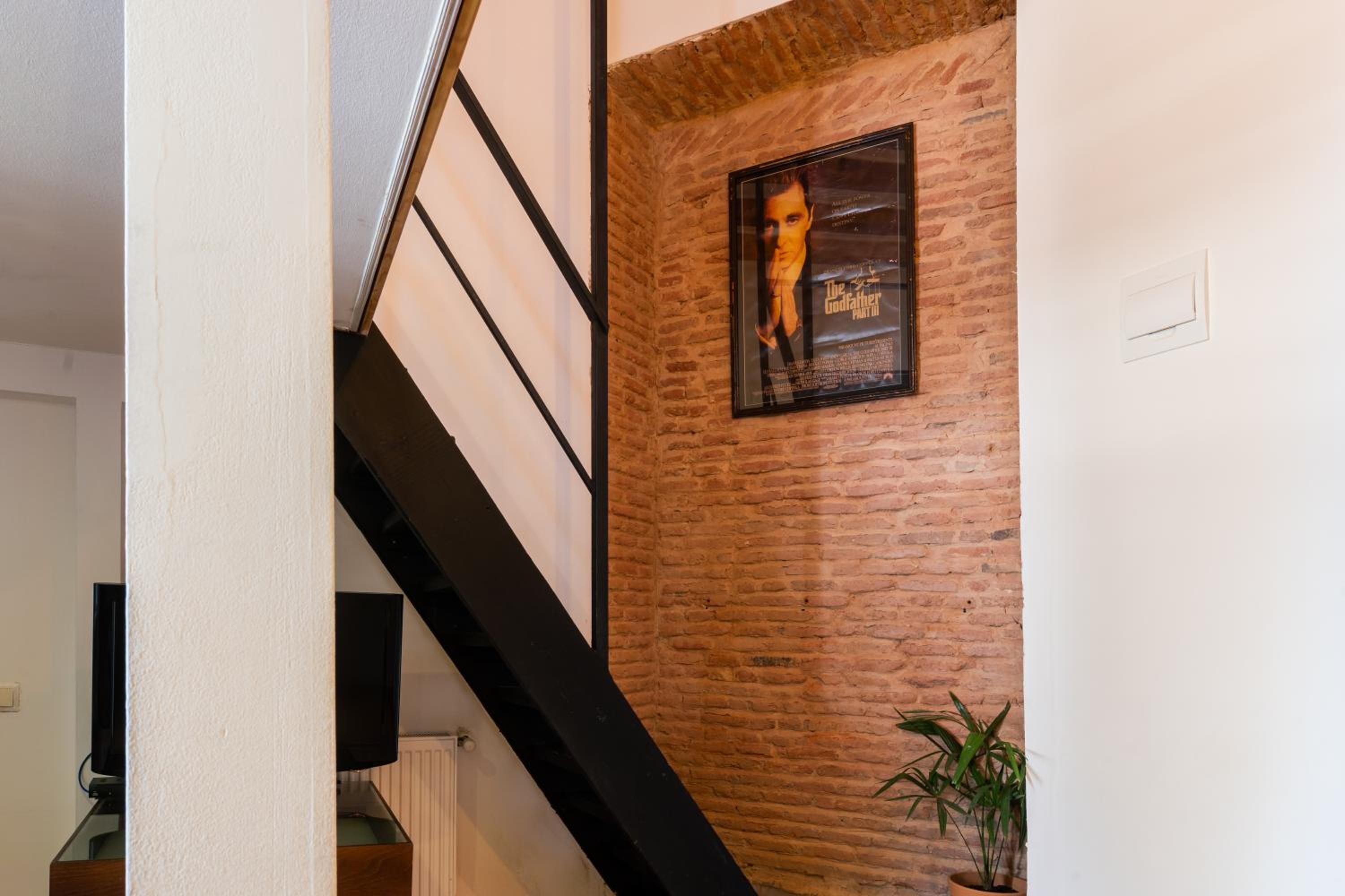 One-Bedroom Apartment - Photo 28