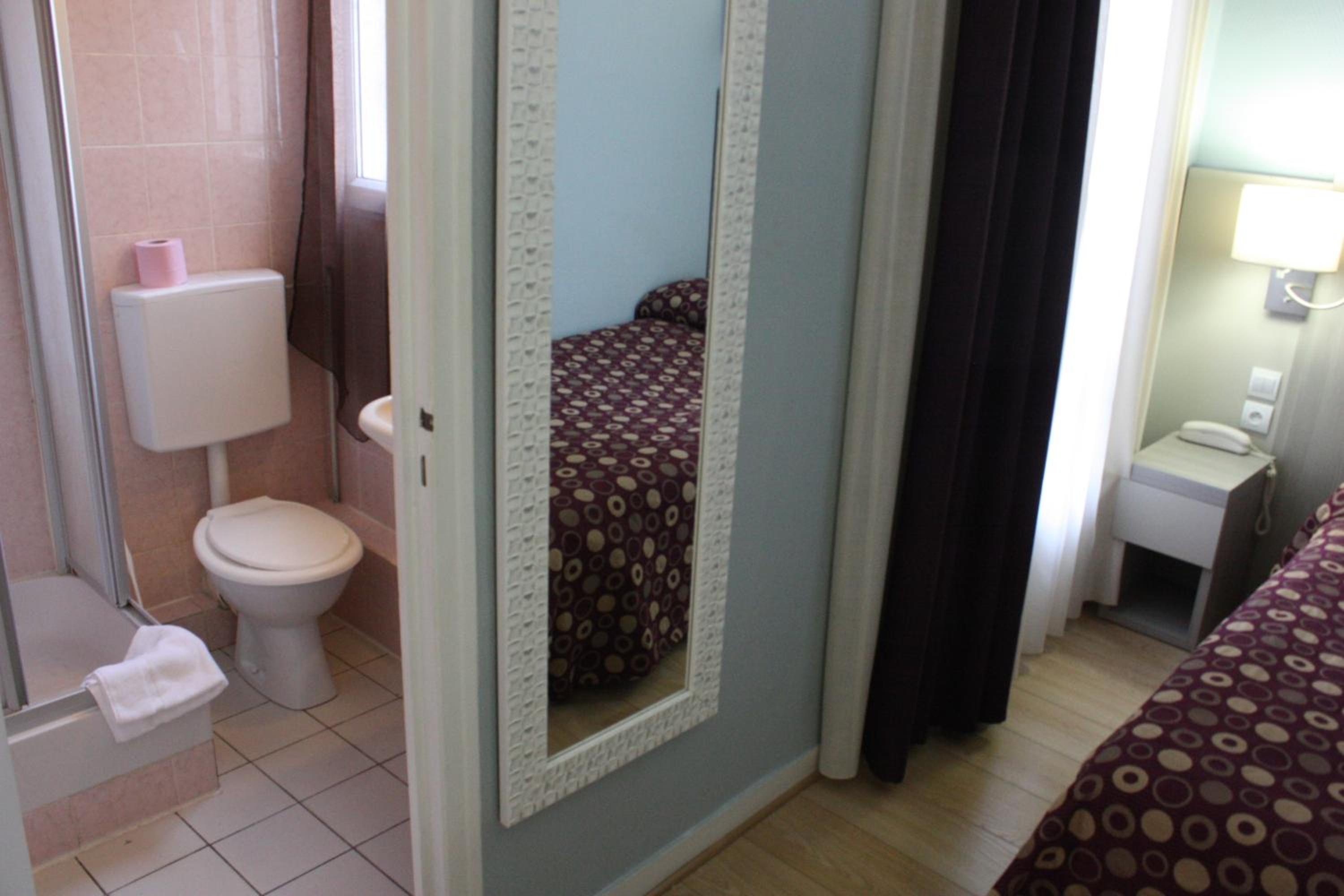 Single Room photo 2