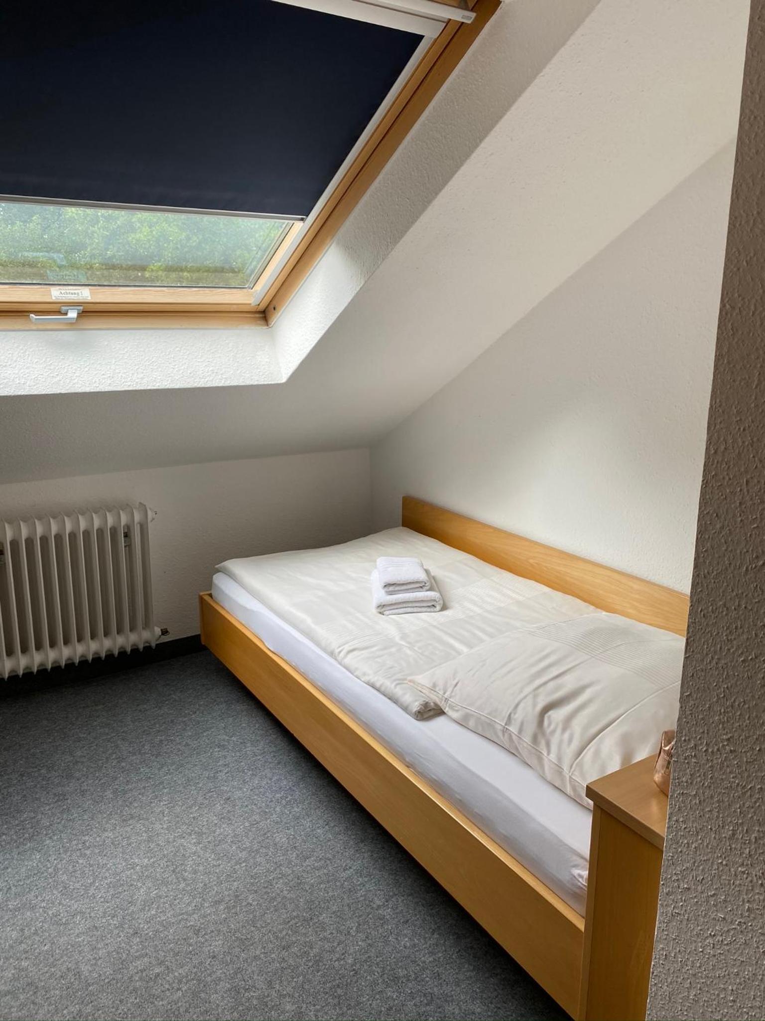 Single Room with Private Bathroom photo 3