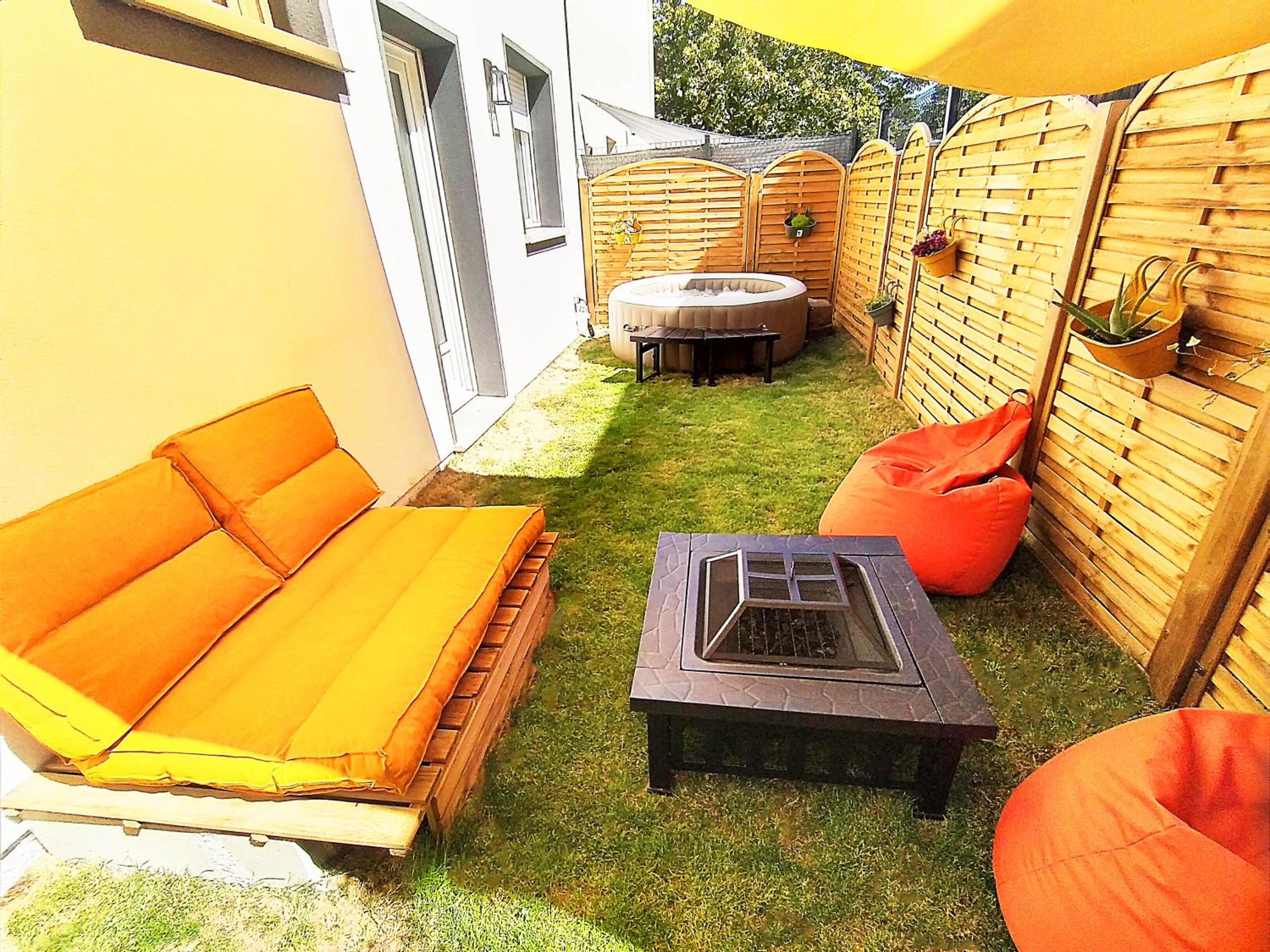 Suite with Hot Tub - Photo 64