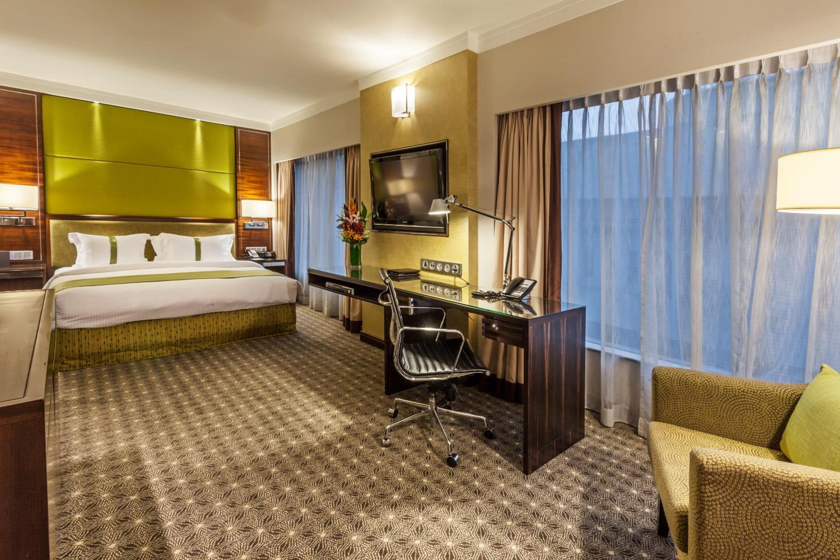 Junior King Suite