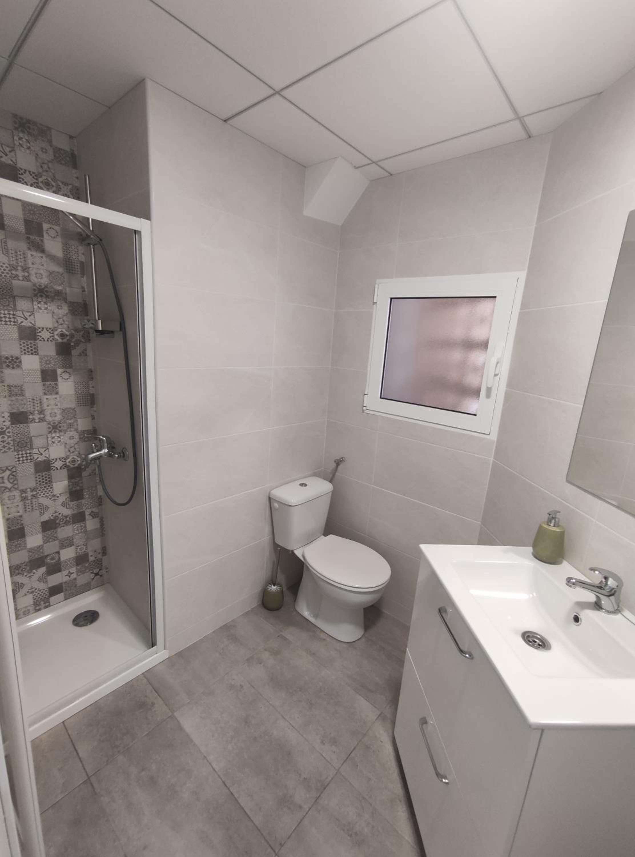 One-Bedroom Apartment - Photo 5