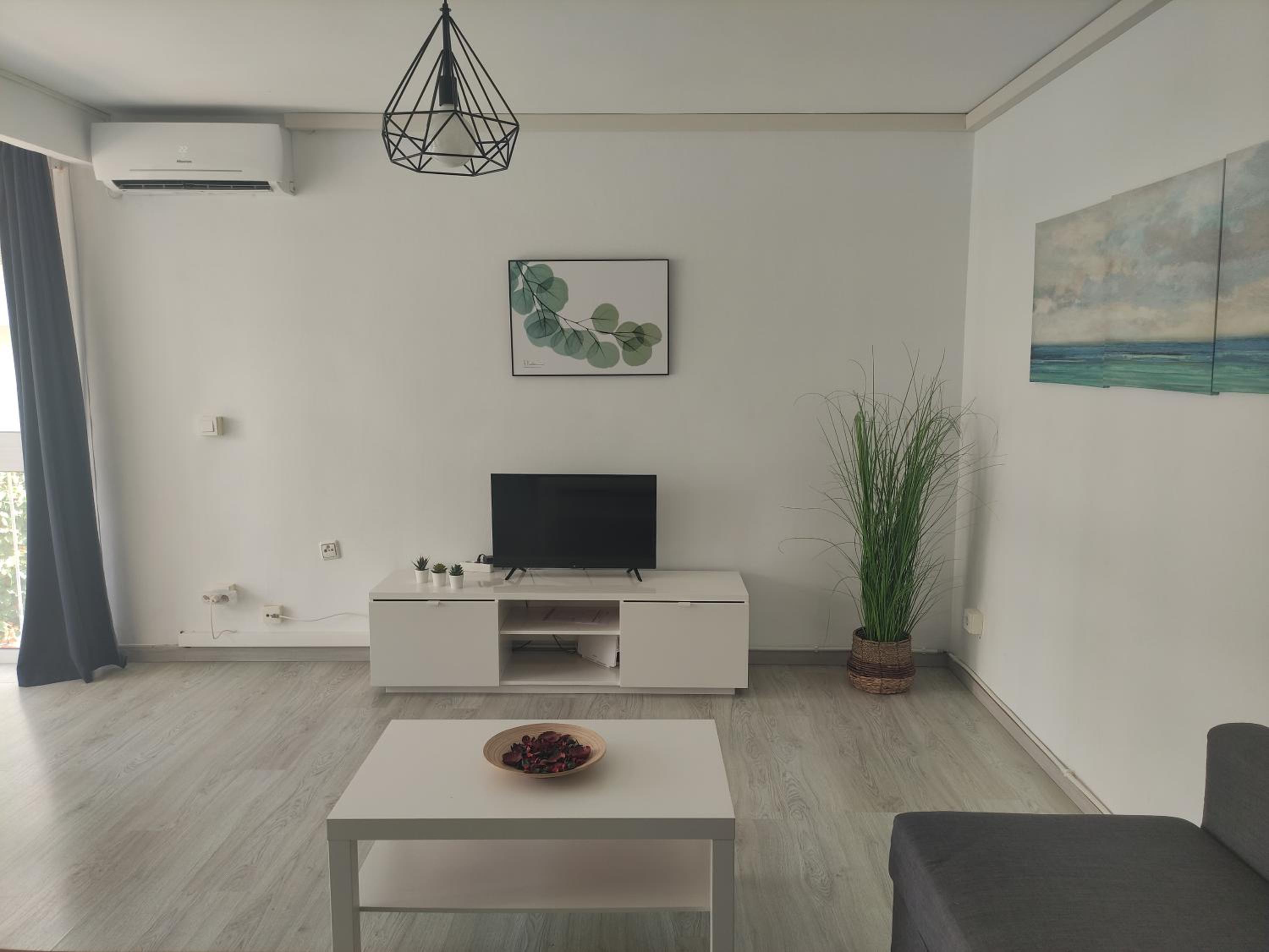 One-Bedroom Apartment - Photo 15