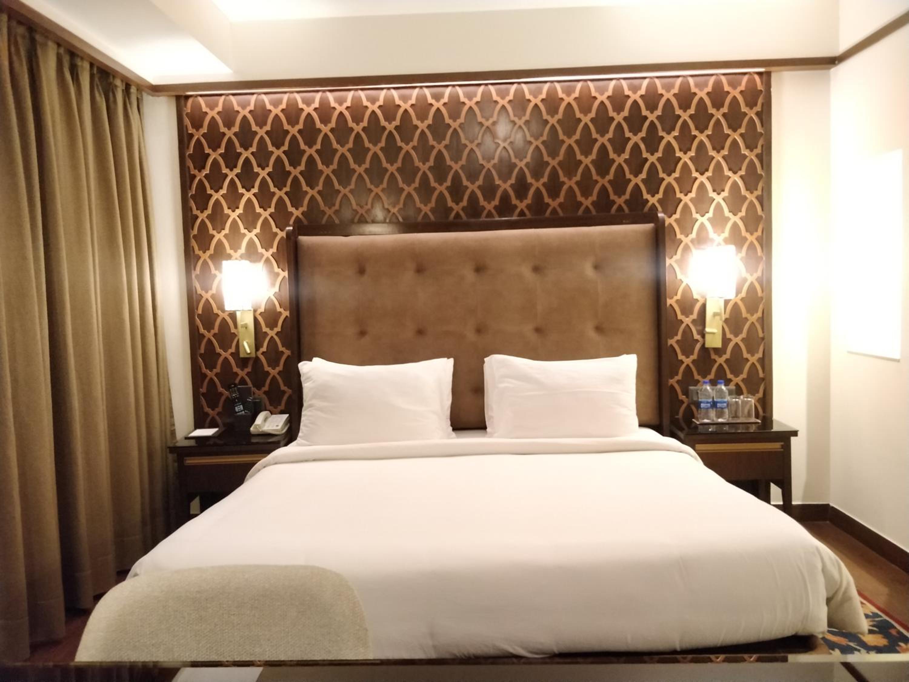 Deluxe Room - Photo 4