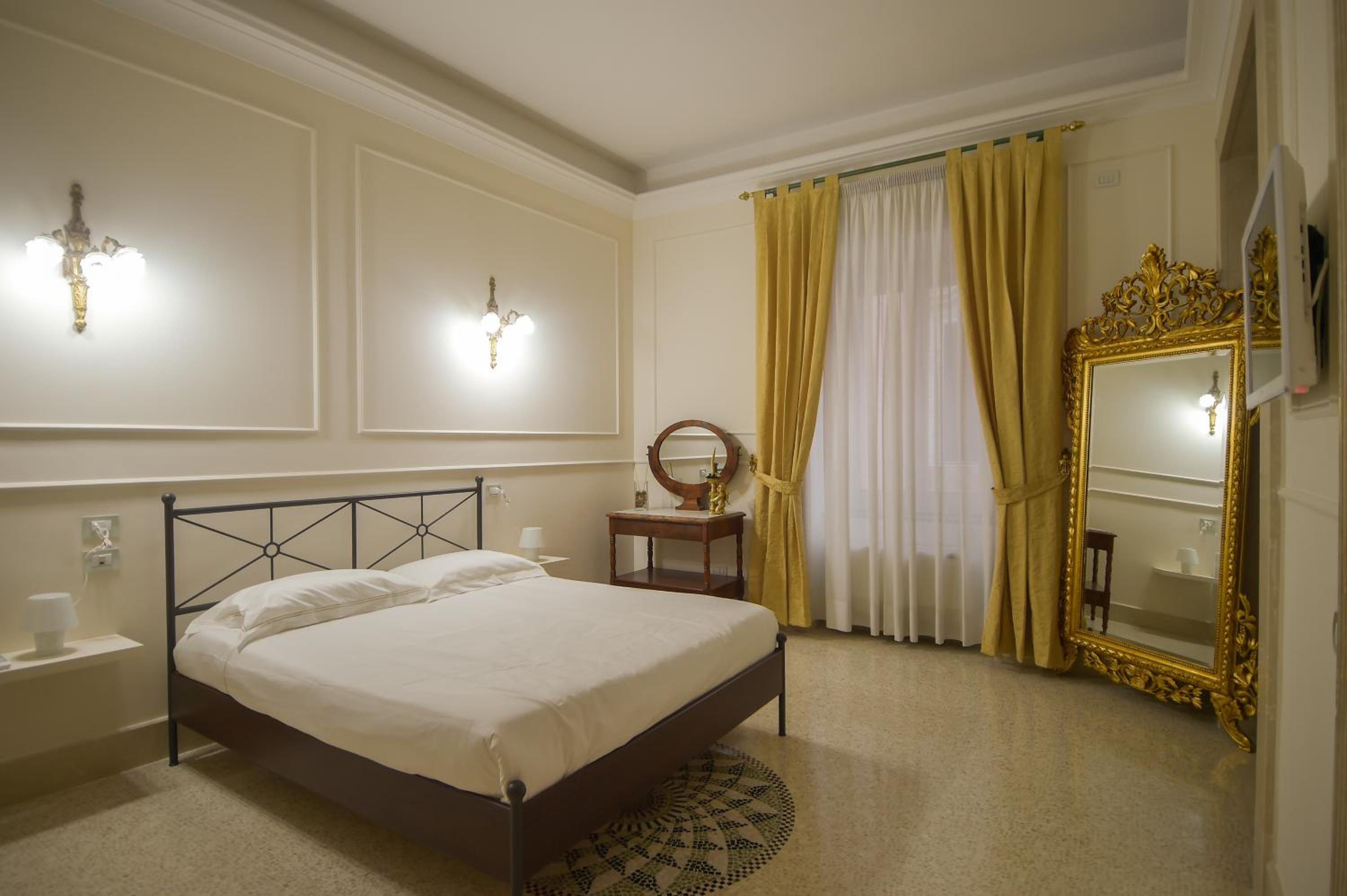 Large Double Room