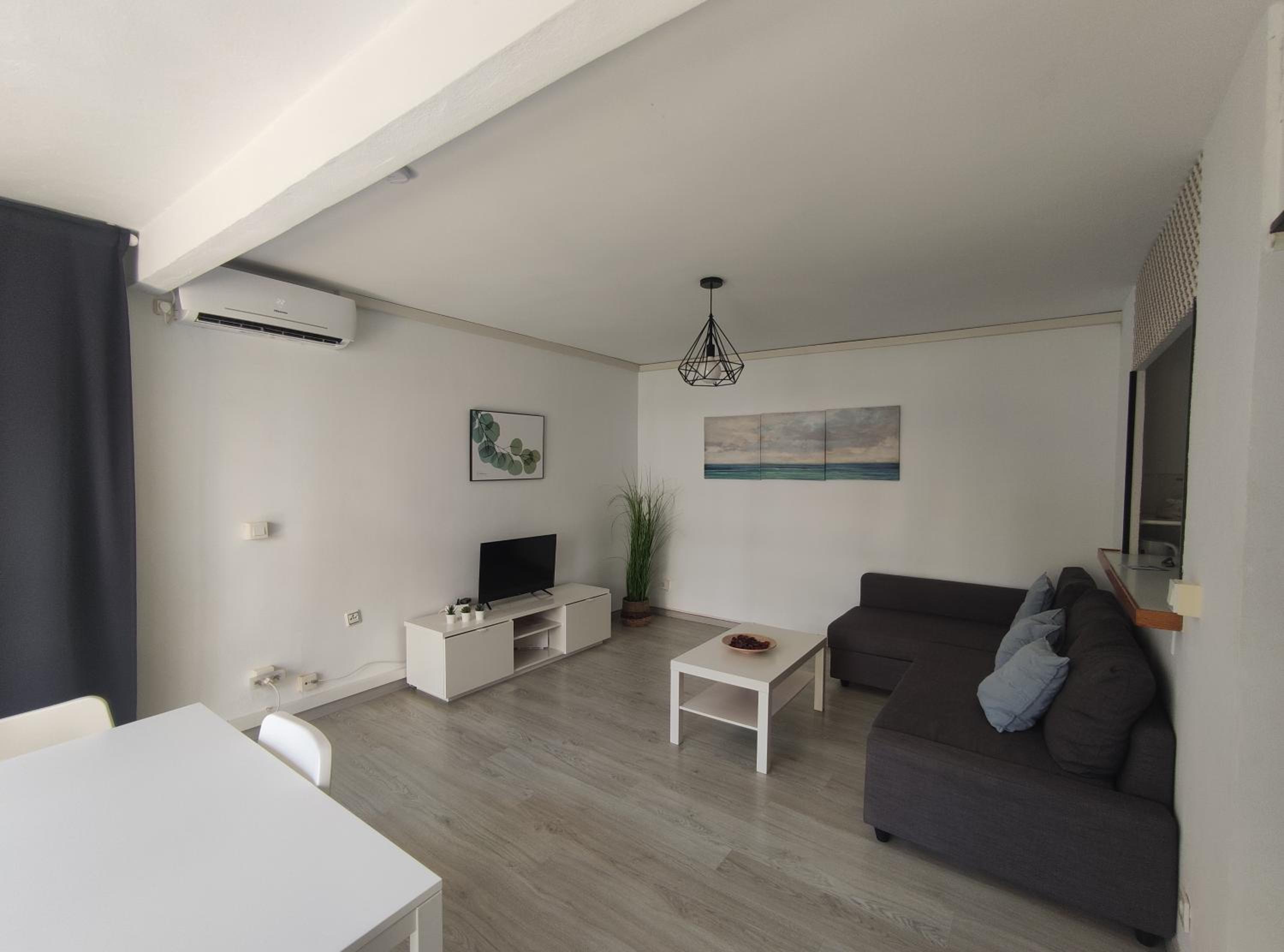 One-Bedroom Apartment - Photo 10
