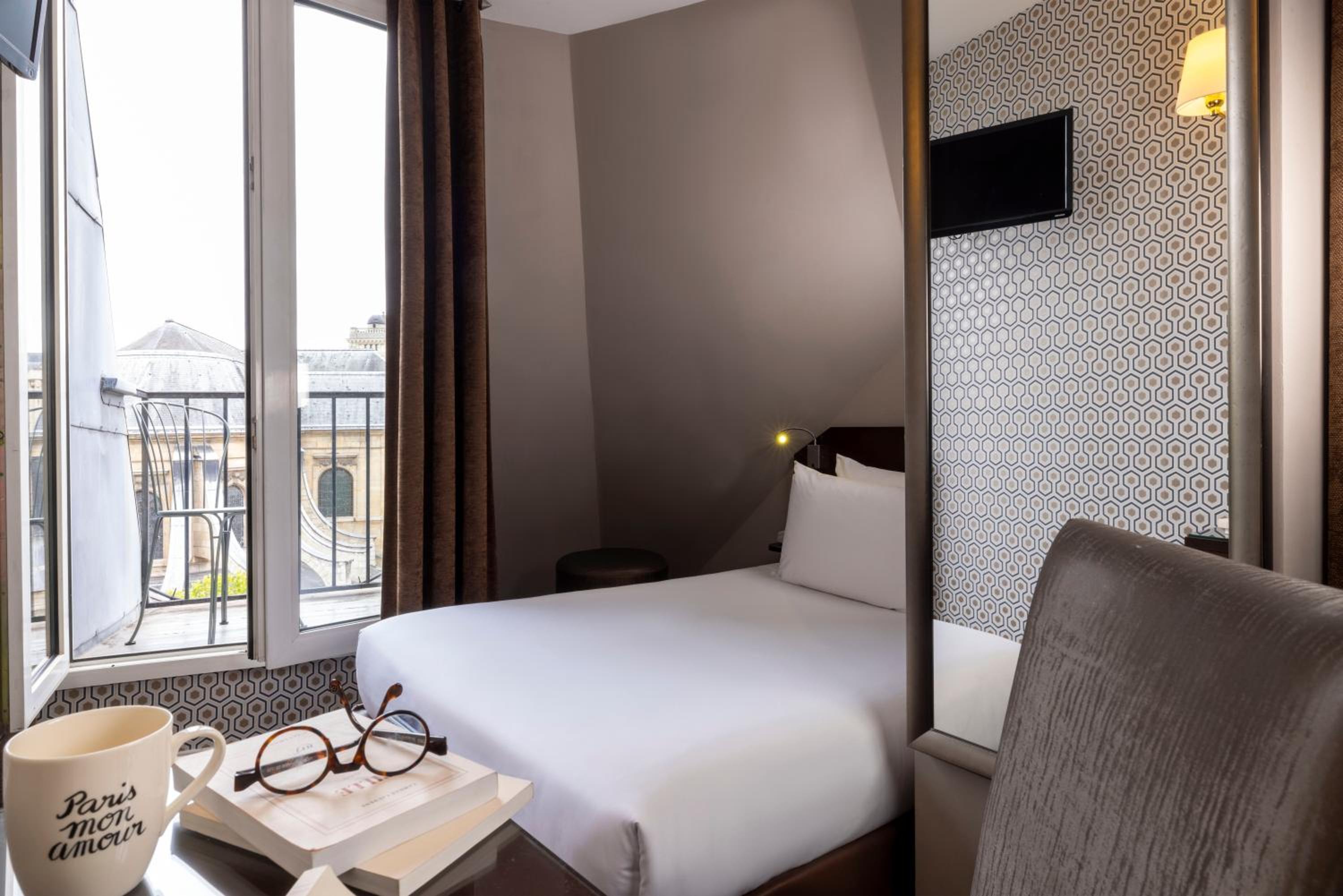 Single Room with Balcony photo 2